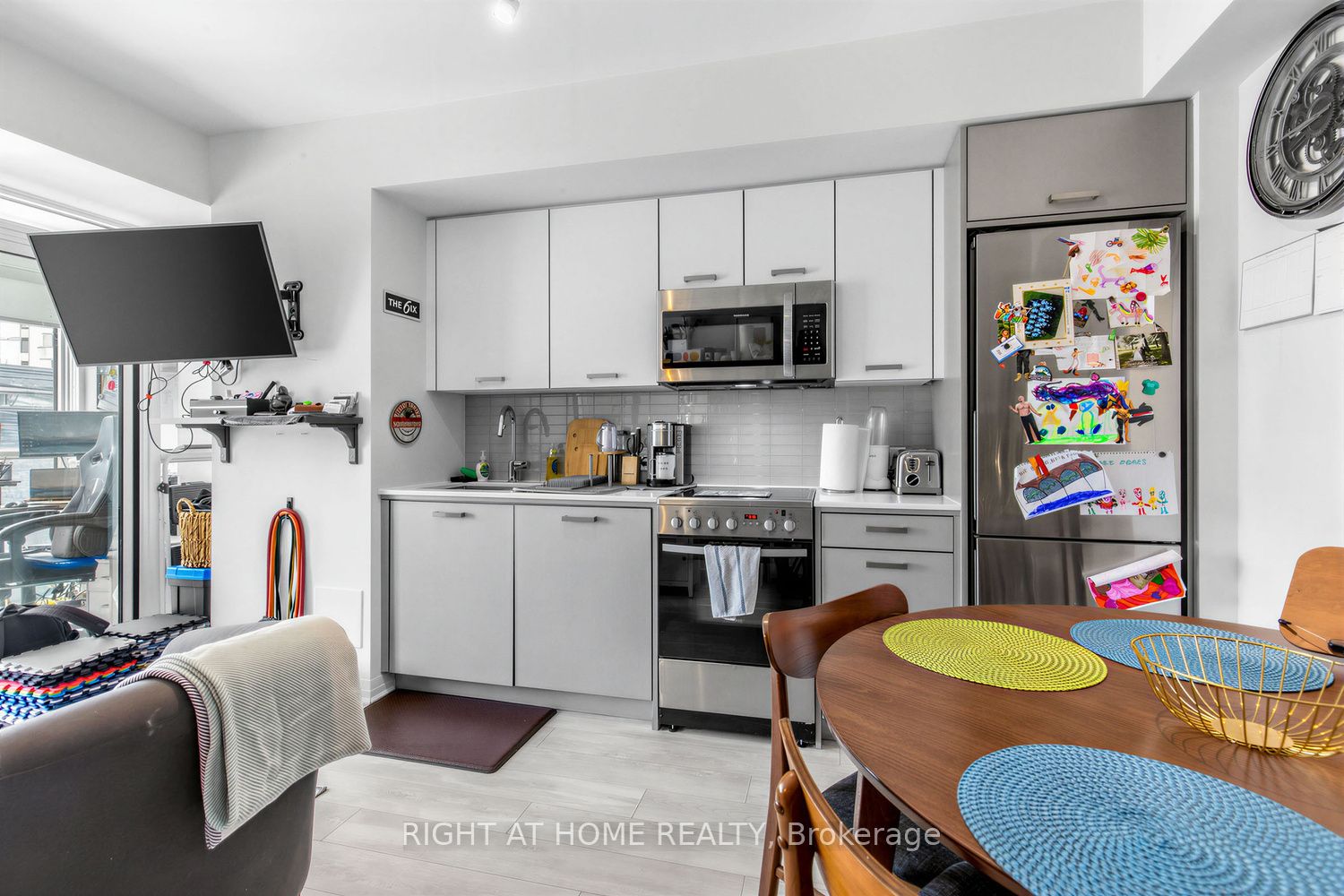 1630 Queen Street E 211, Toronto, ON M4L 0B3 photo 4
