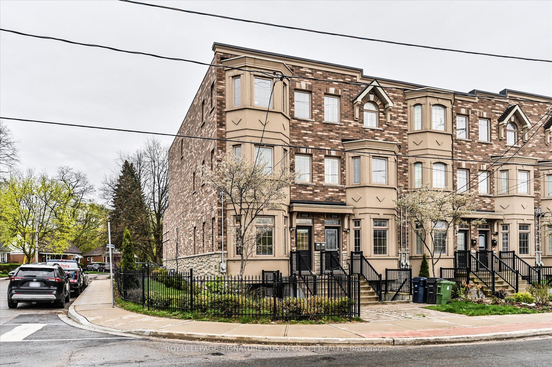 2833 St. Clair Avenue E, Toronto, ON M4B 1N3 photo 2