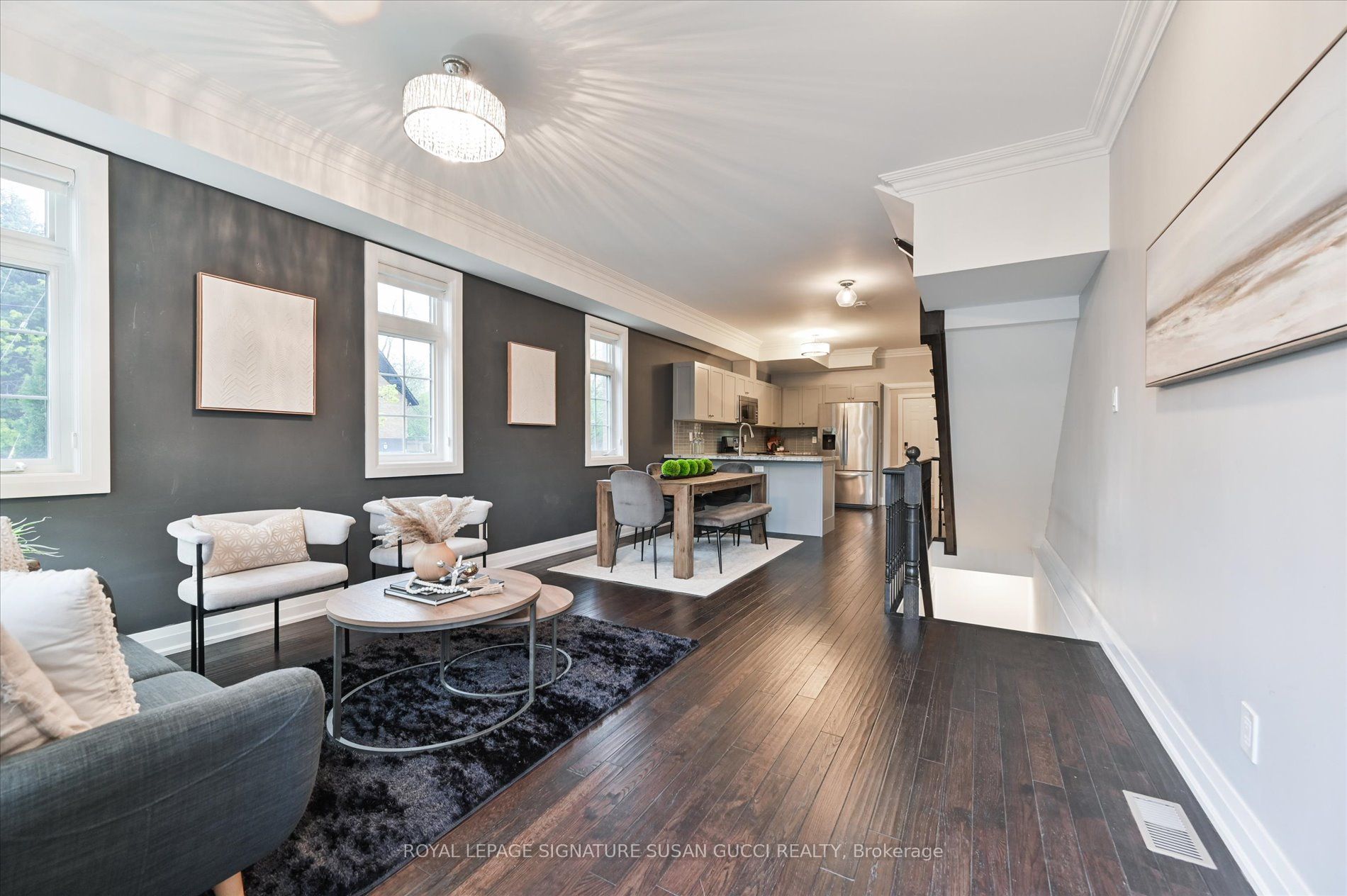 2833 St. Clair Avenue E, Toronto, ON M4B 1N3 photo 4