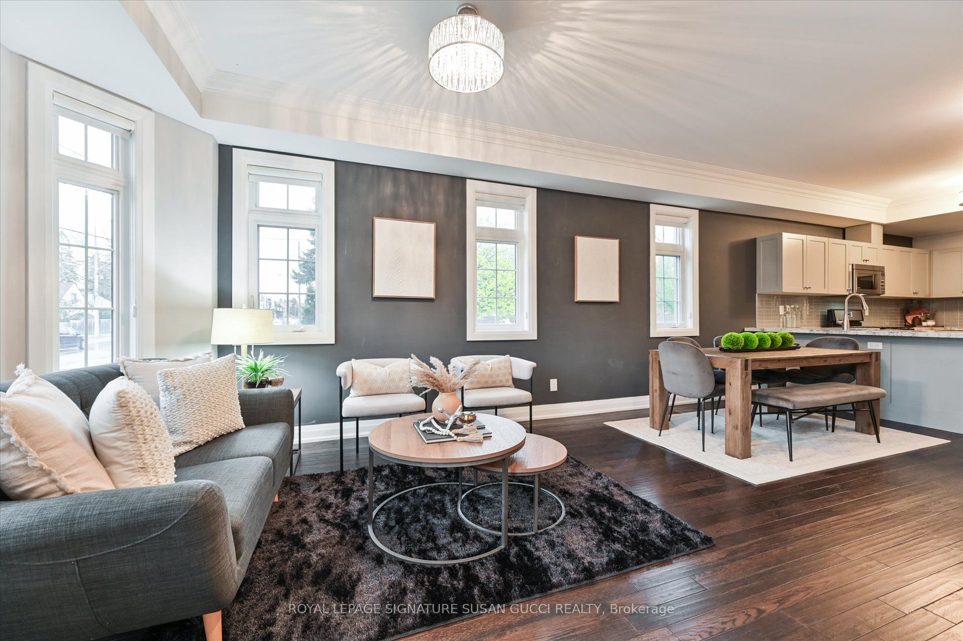 2833 St. Clair Avenue E, Toronto, ON M4B 1N3 photo 5