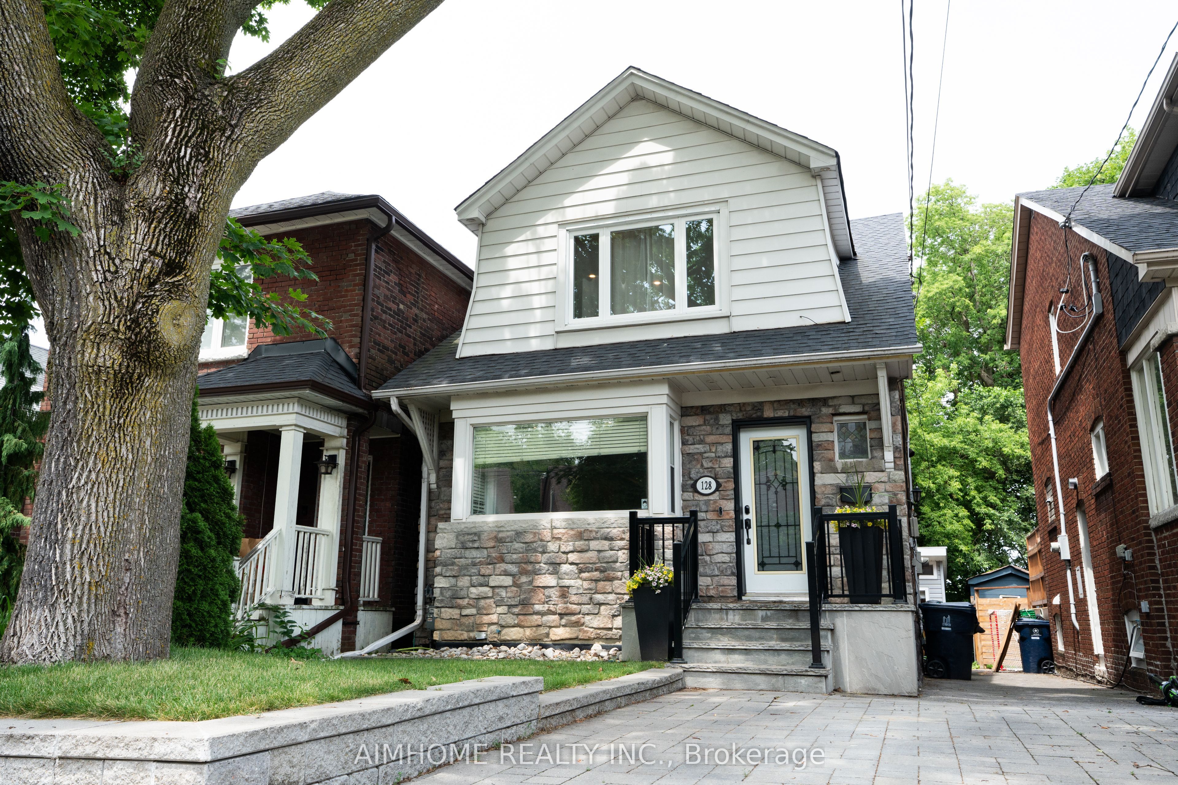 128 Hopedale Avenue, Toronto, ON M4K 3M7