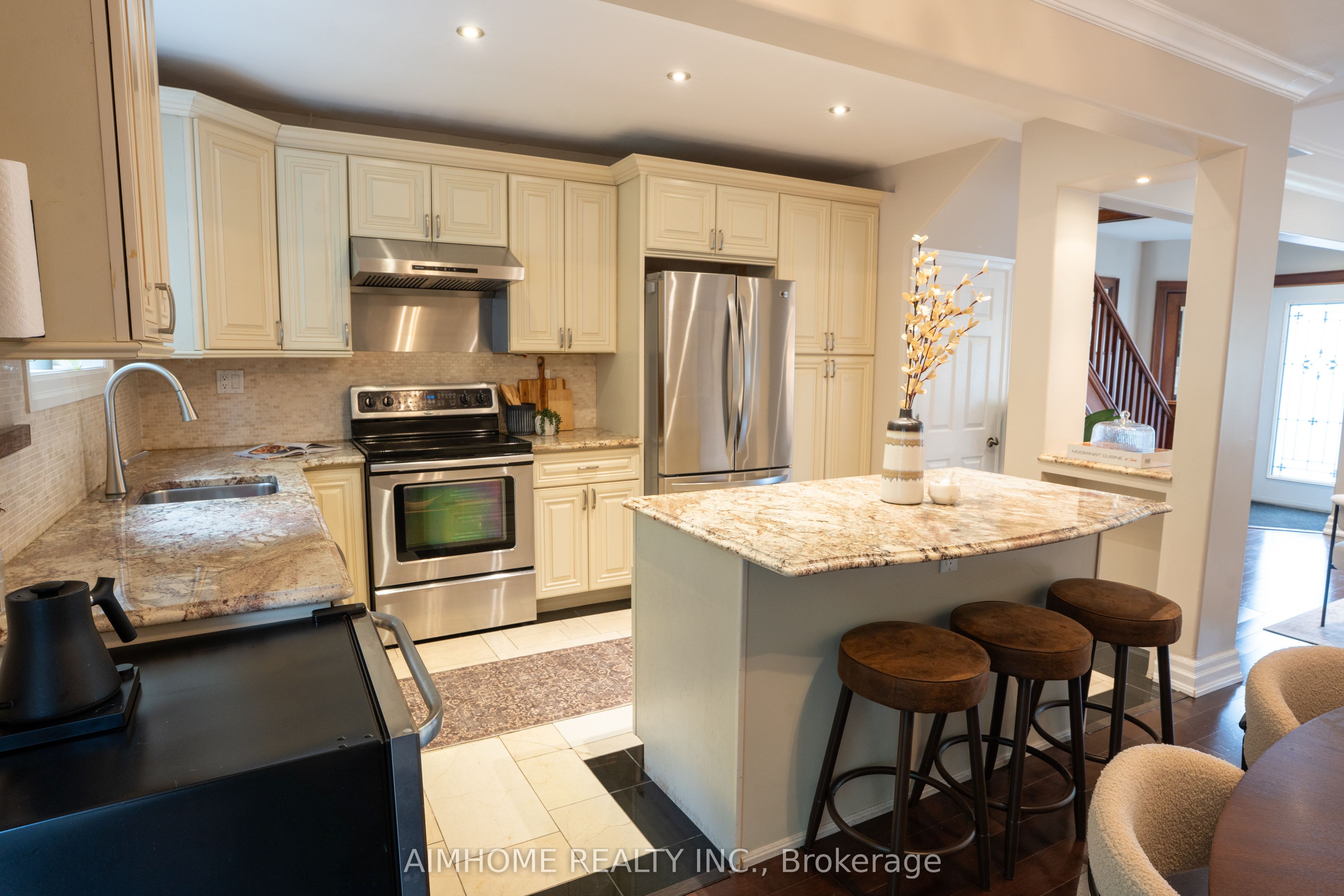 128 Hopedale Avenue, Toronto, ON M4K 3M7 photo 5