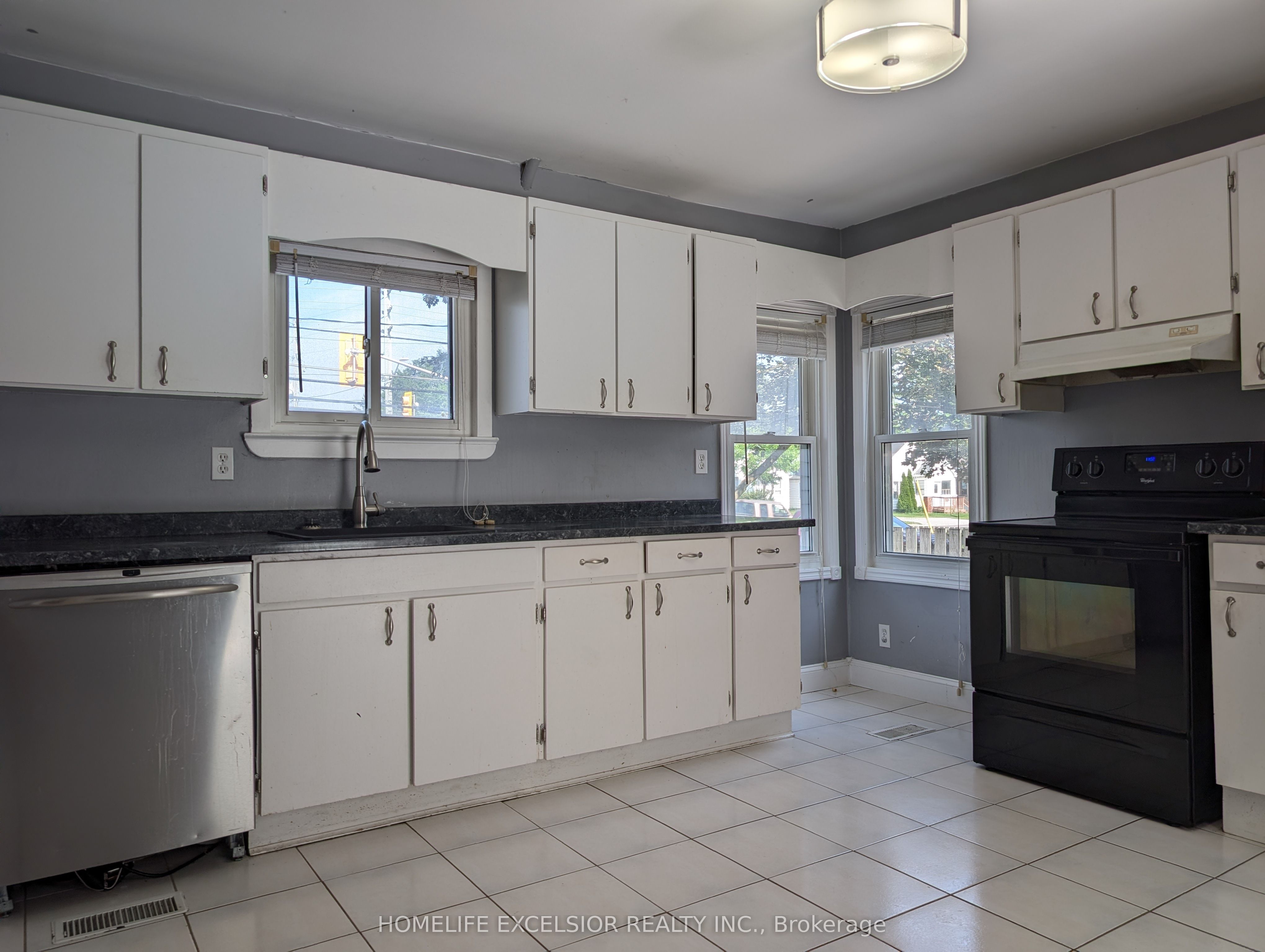 1478 Simcoe Street N, Oshawa, ON L1G 4X7 photo 4
