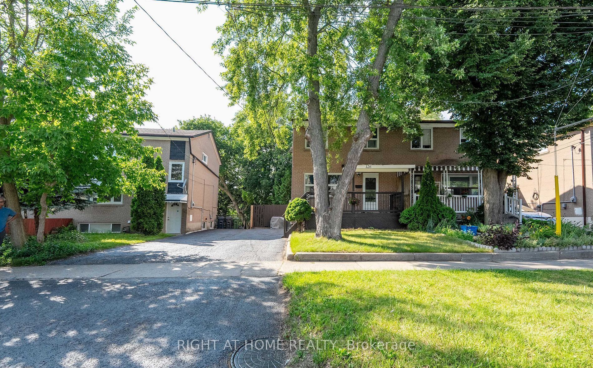 126 Celeste Drive Main, Toronto, ON M1E 2V1 photo 3