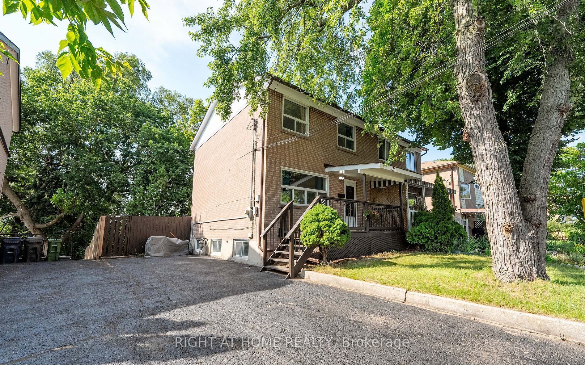 126 Celeste Drive Main, Toronto, ON M1E 2V1 photo 4