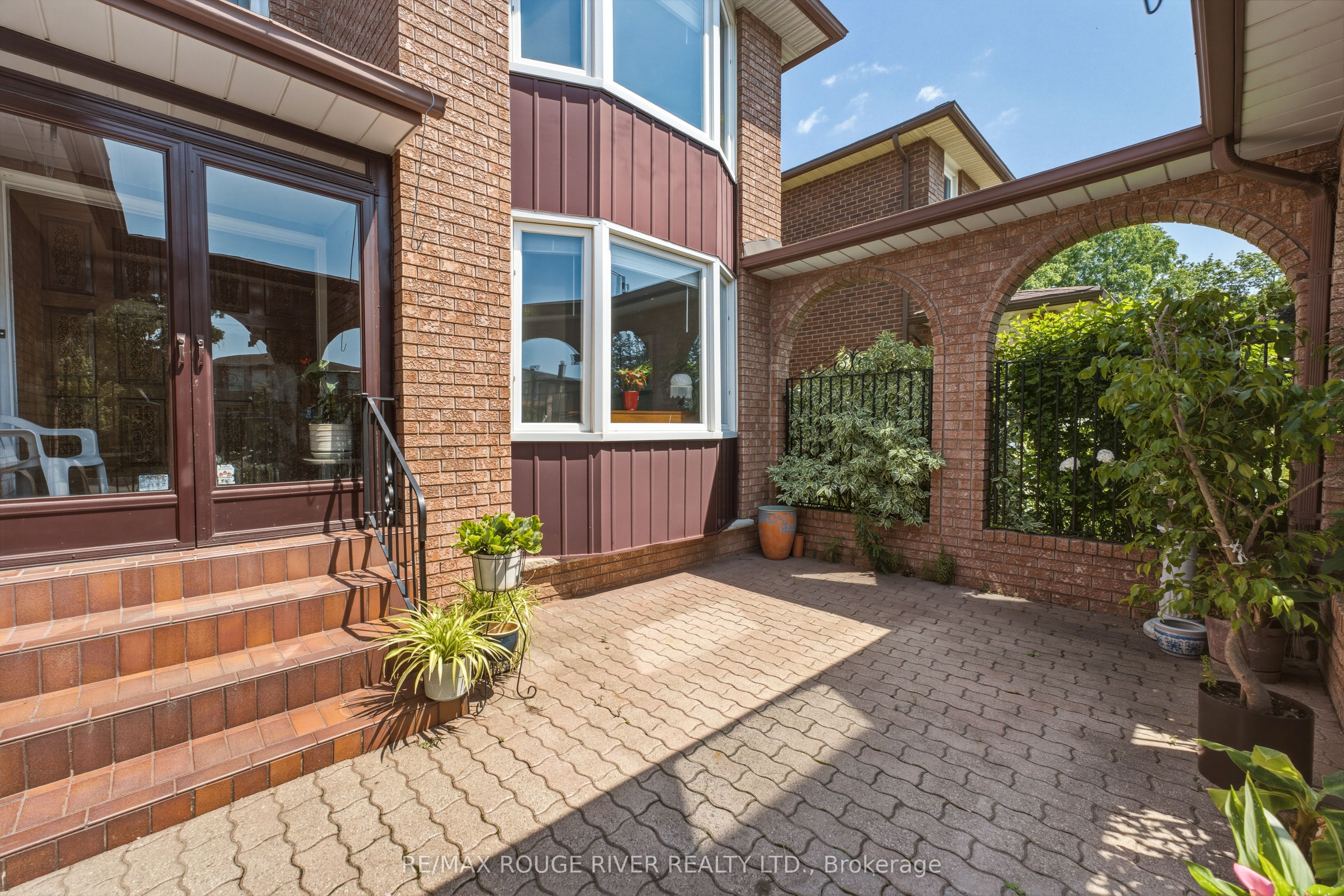 51 Sugarbush Square, Toronto, ON M1C 3M6 photo 3