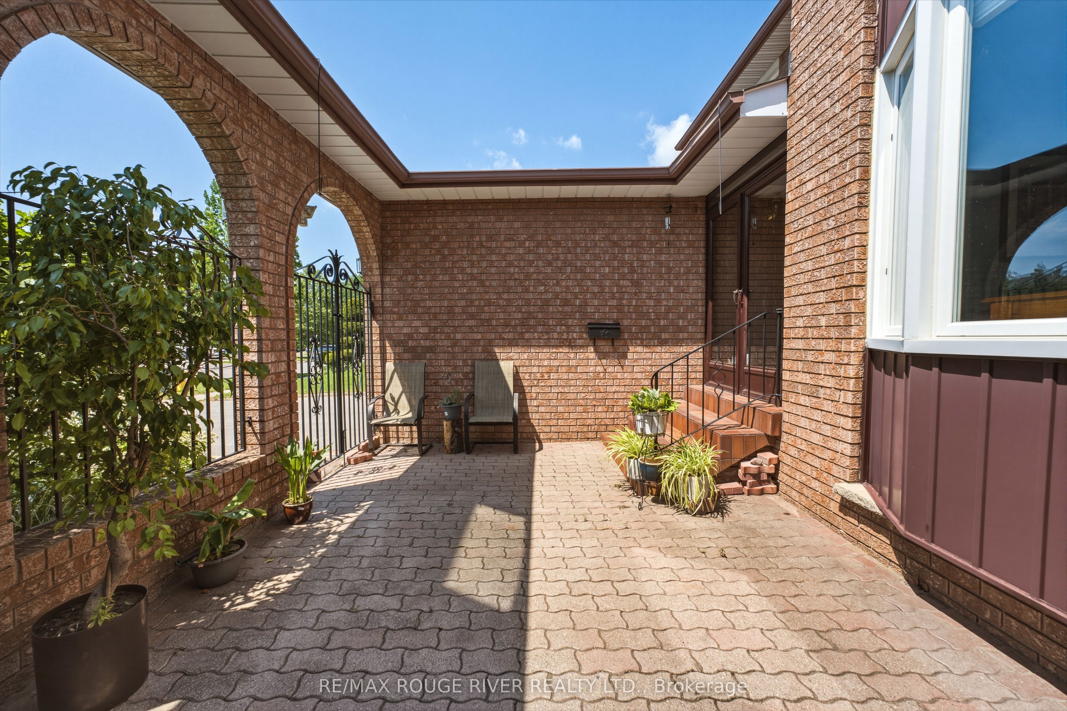 51 Sugarbush Square, Toronto, ON M1C 3M6 photo 4