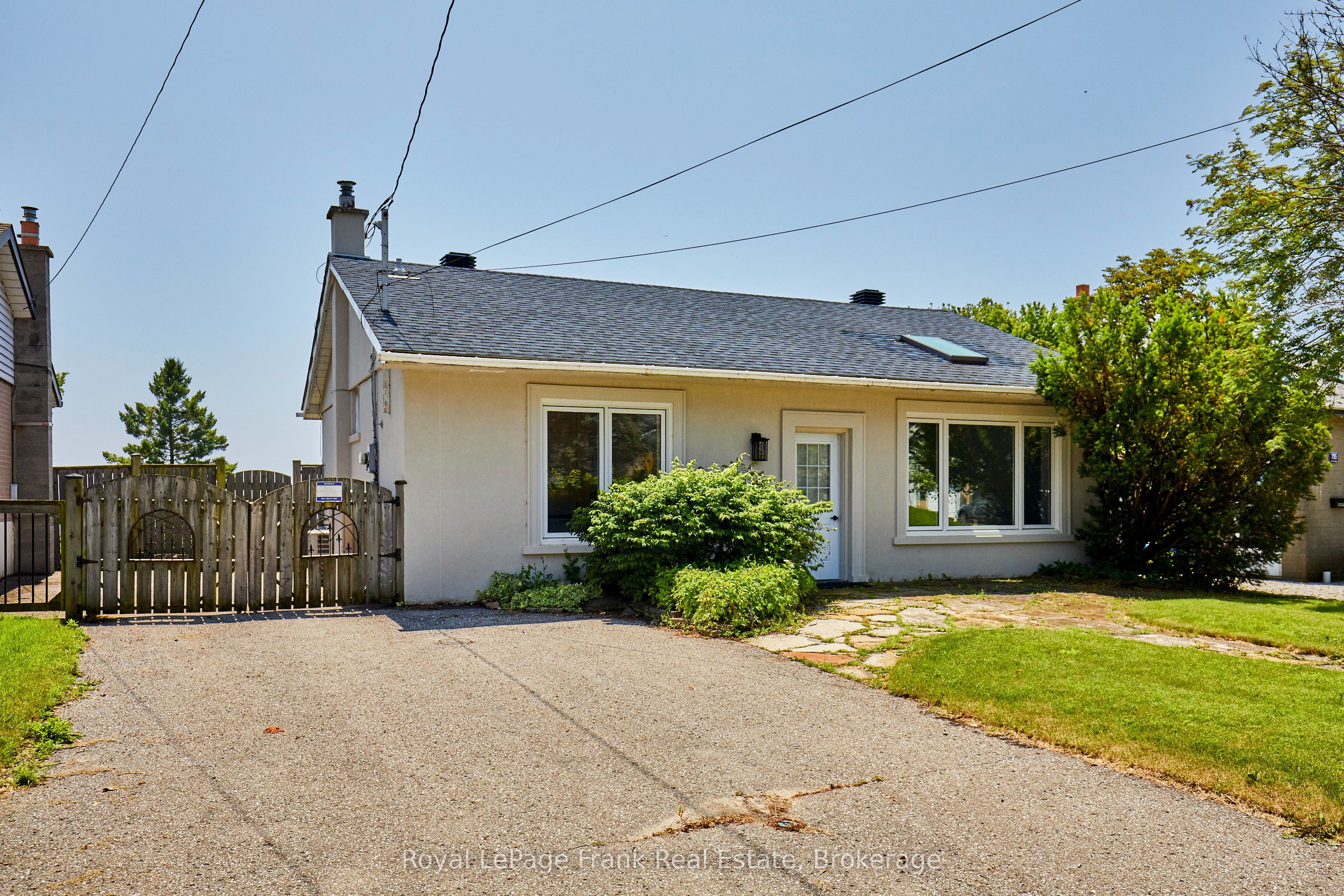 791 Stone Street, Oshawa, ON L1J 1A4 photo 2