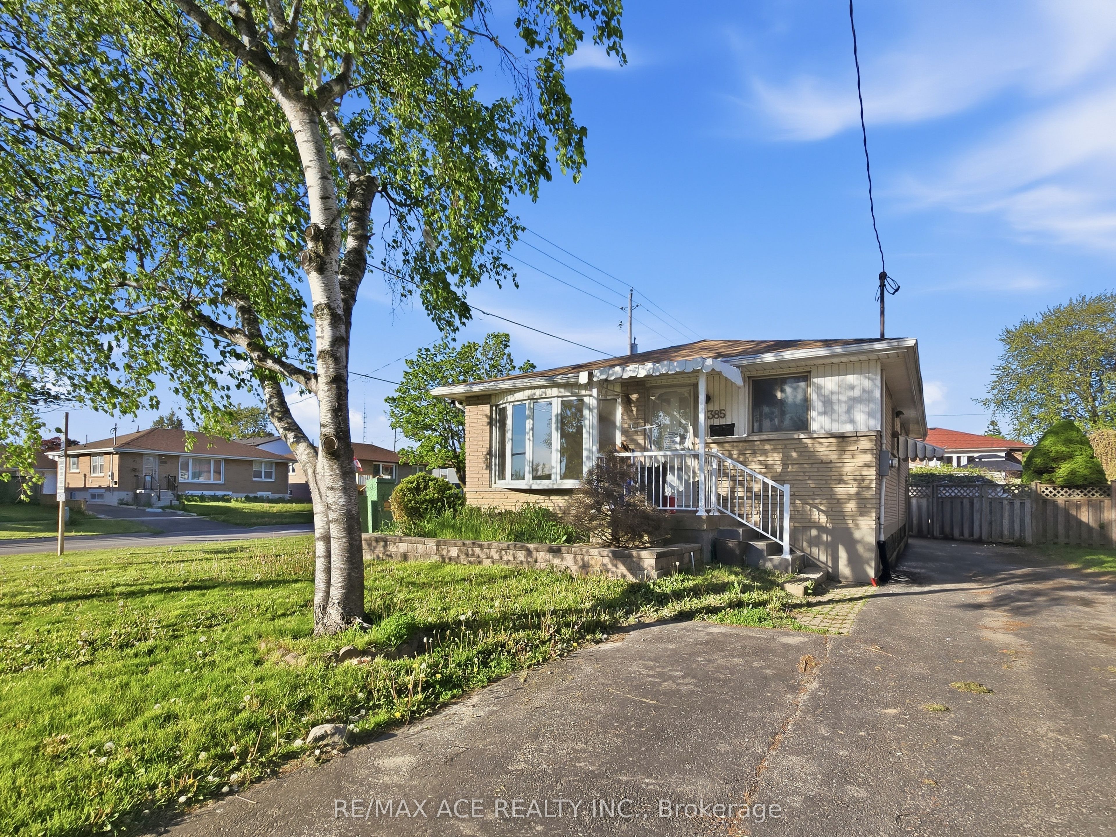 1385 Park Road S, Oshawa, ON L1J 4K4 photo 2