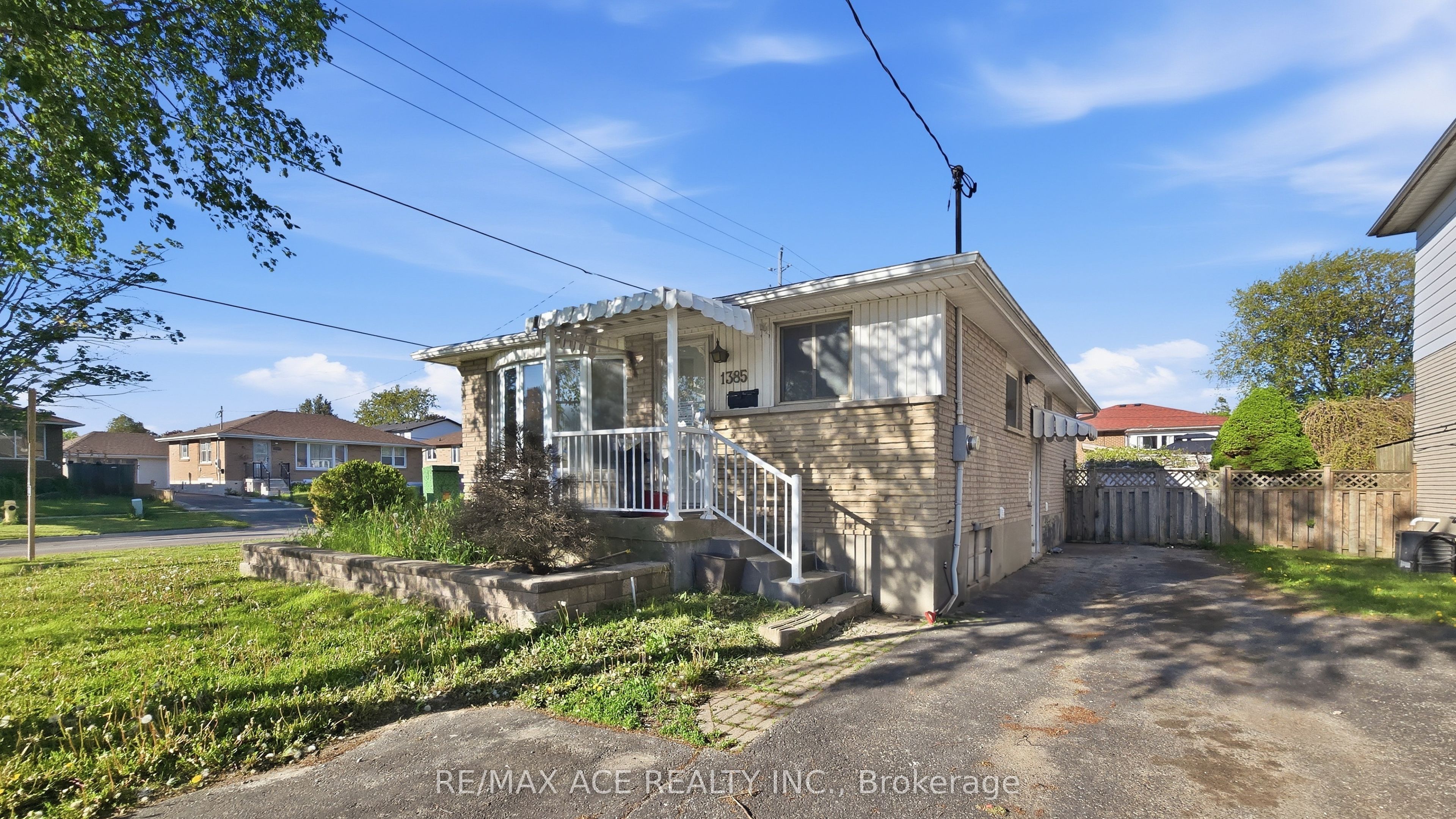 1385 Park Road S, Oshawa, ON L1J 4K4 photo 3