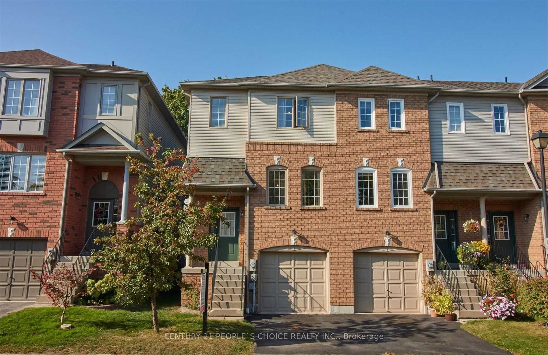 33 Aspen Park Way 15, Whitby, ON L1N 9M6