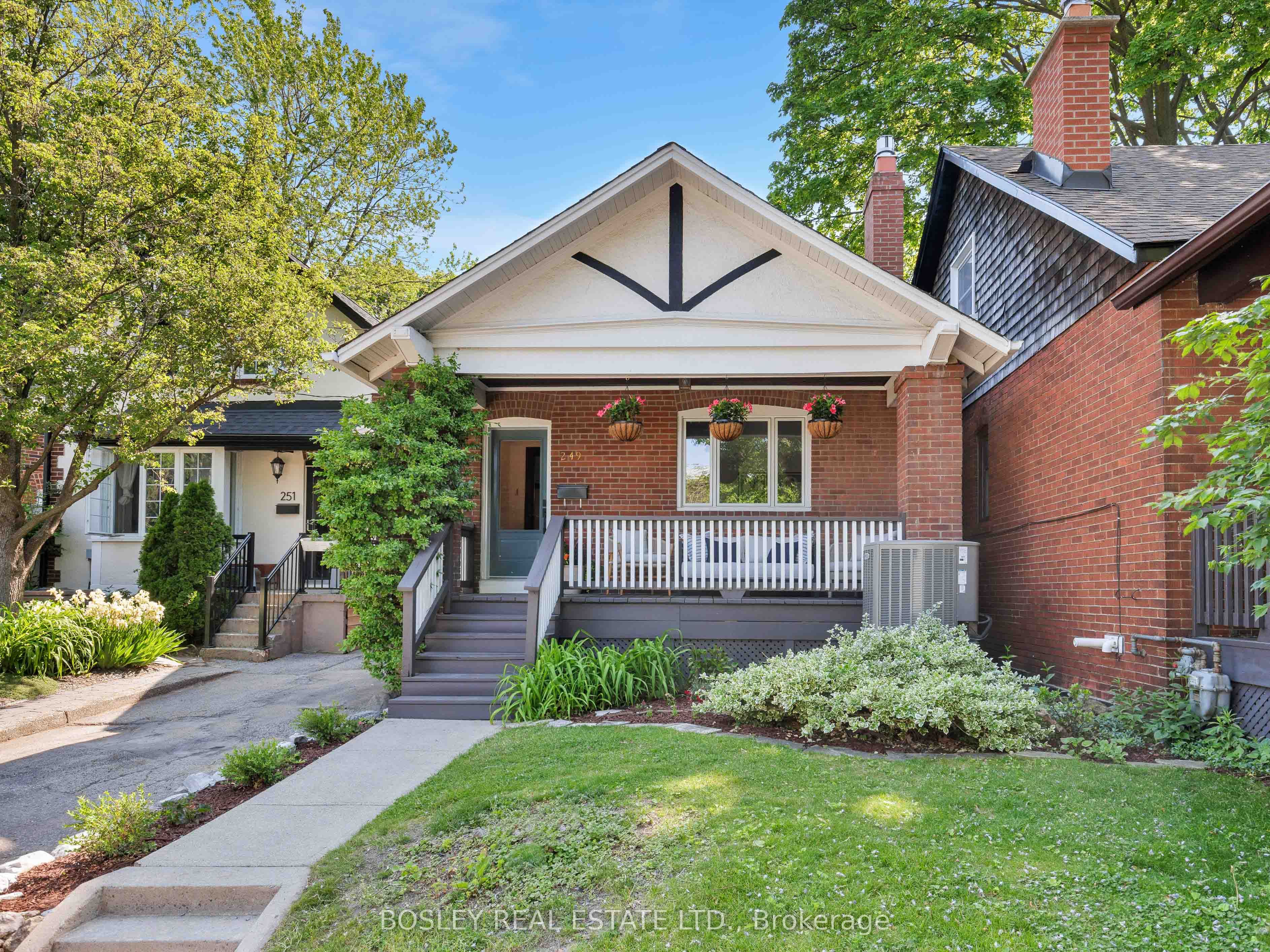 247 Gainsborough Road, Toronto, ON M4L 3C4 photo 2