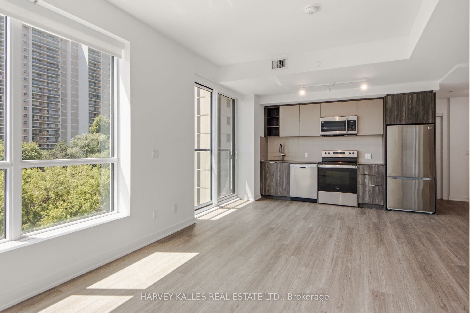 94 Eastdale Avenue 524, Toronto, ON M4C 5A1 photo 3