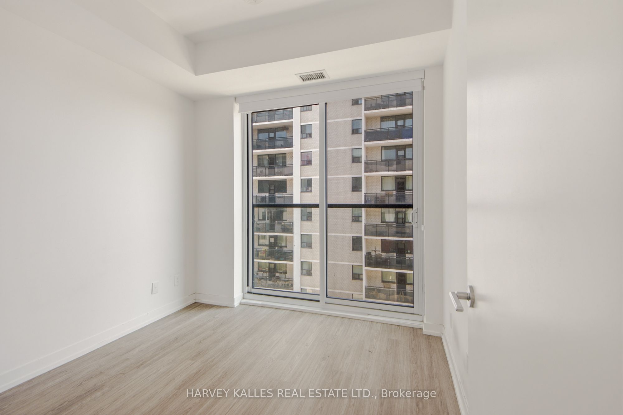 94 Eastdale Avenue 524, Toronto, ON M4C 5A1 photo 4