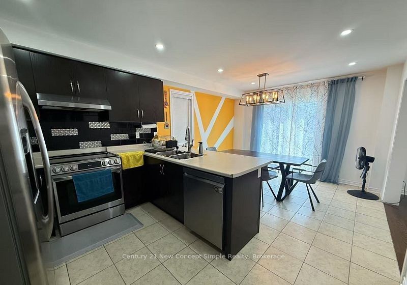 17 Kirkland Place, Whitby, ON L1P 1X3 photo 2
