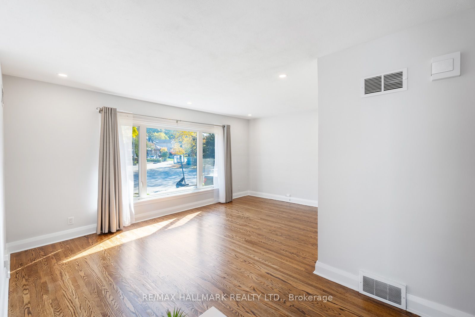 66 Ferncroft Drive, Toronto, ON M1N 2X4 photo 4