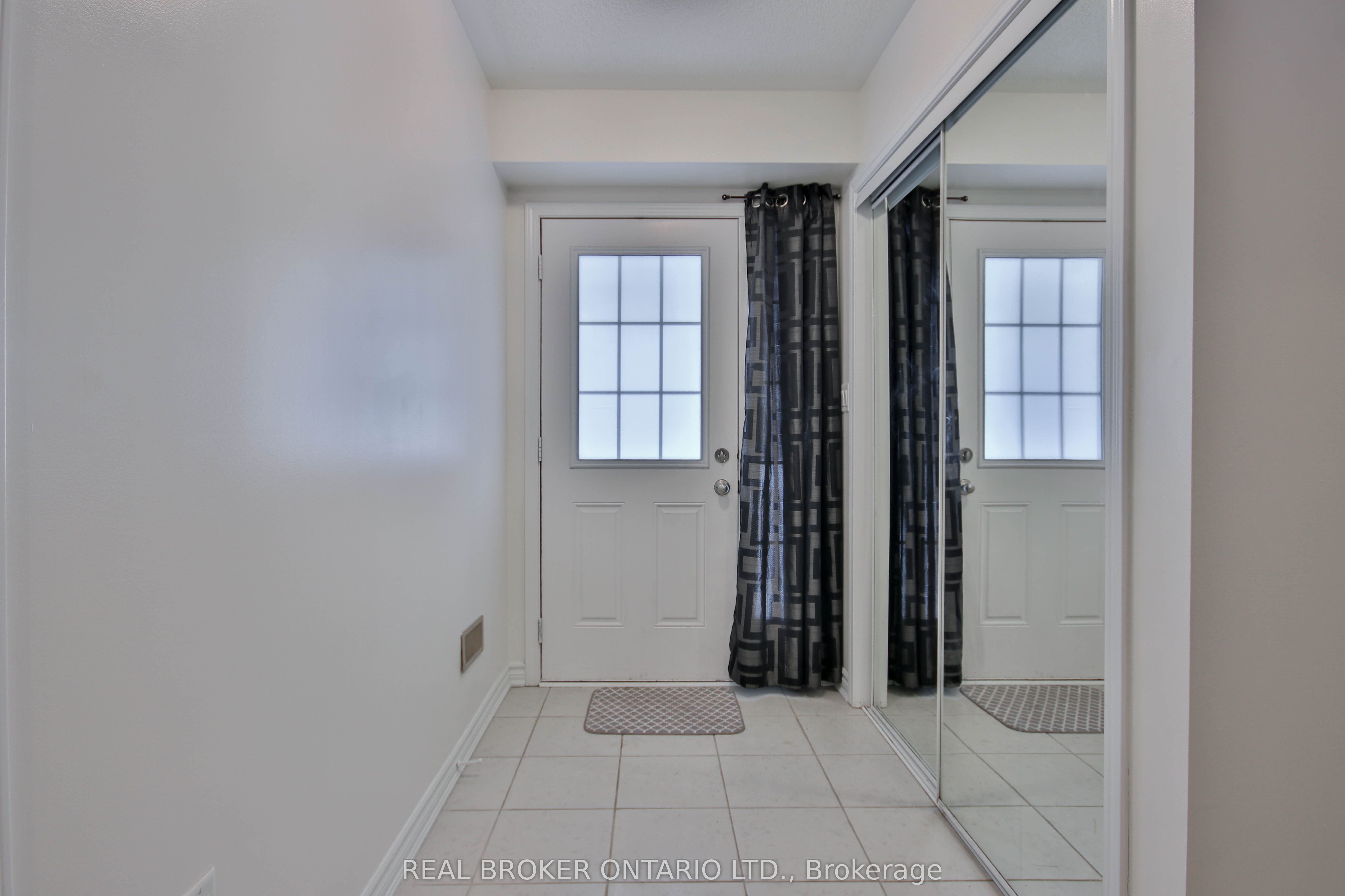 2769 Sapphire Drive, Pickering, ON L1X 0G2 photo 2