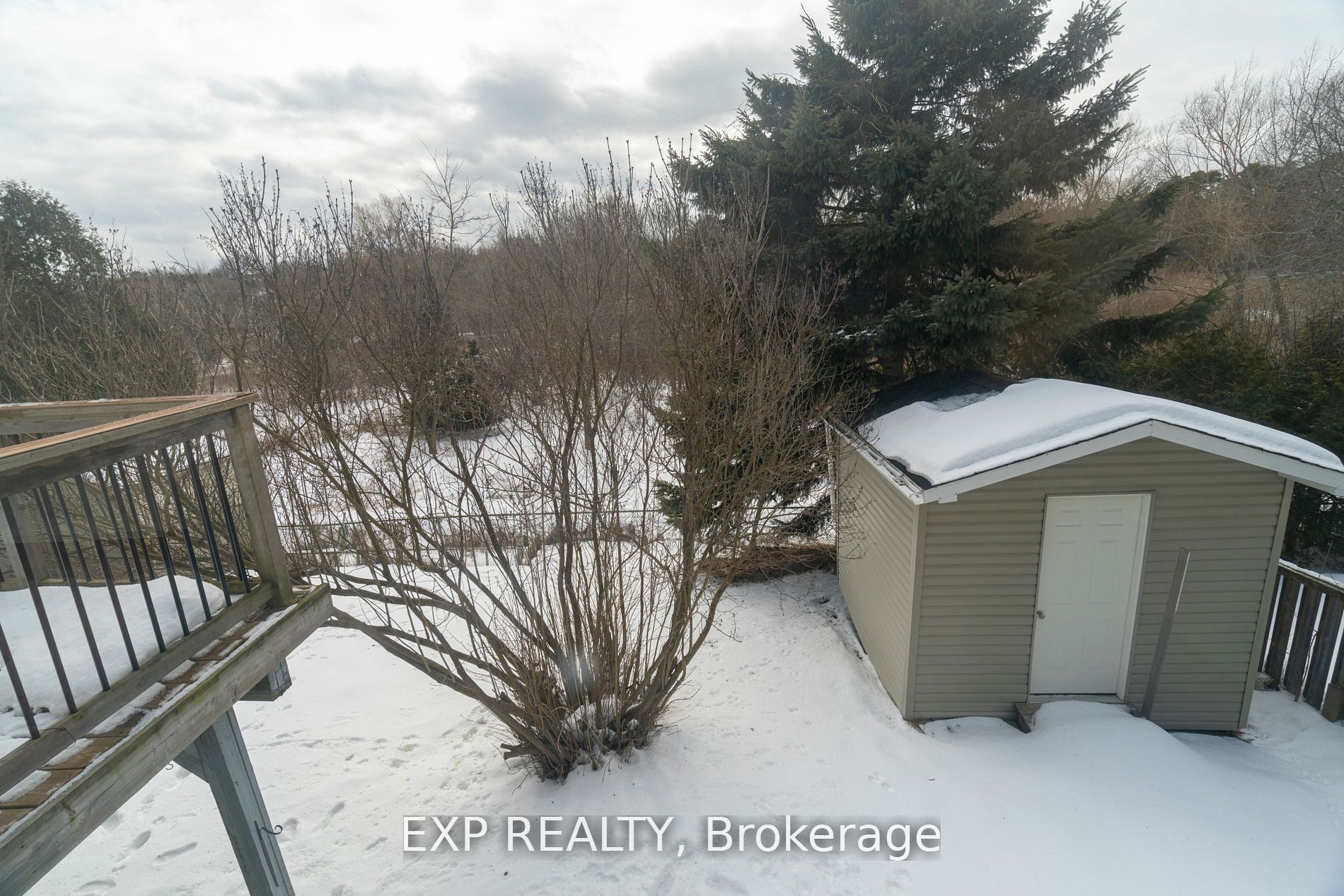 125 Overbank Drive, Oshawa, ON L1J 7Y9 photo 3