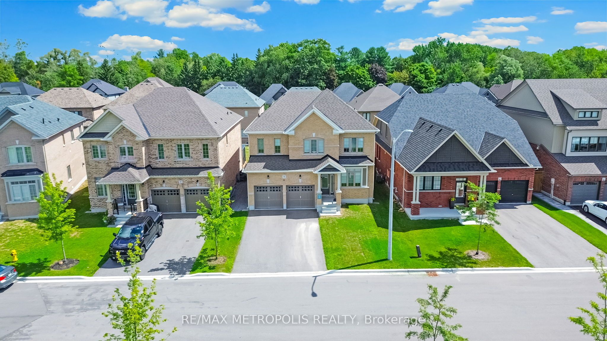 15 Douglas Kemp Crescent, Clarington, ON L1C 7E3 photo 2