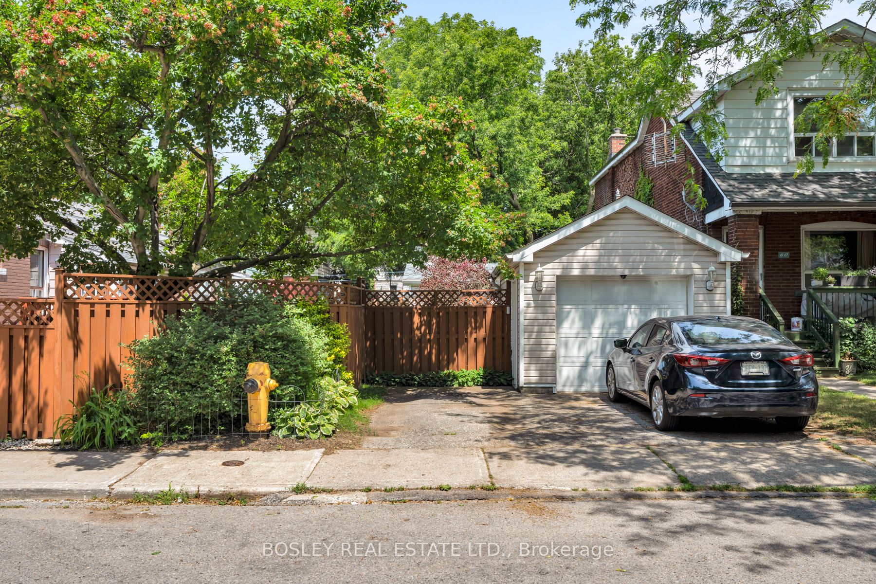 129 Linsmore Crescent, Toronto, ON M4J 4L1 photo 2