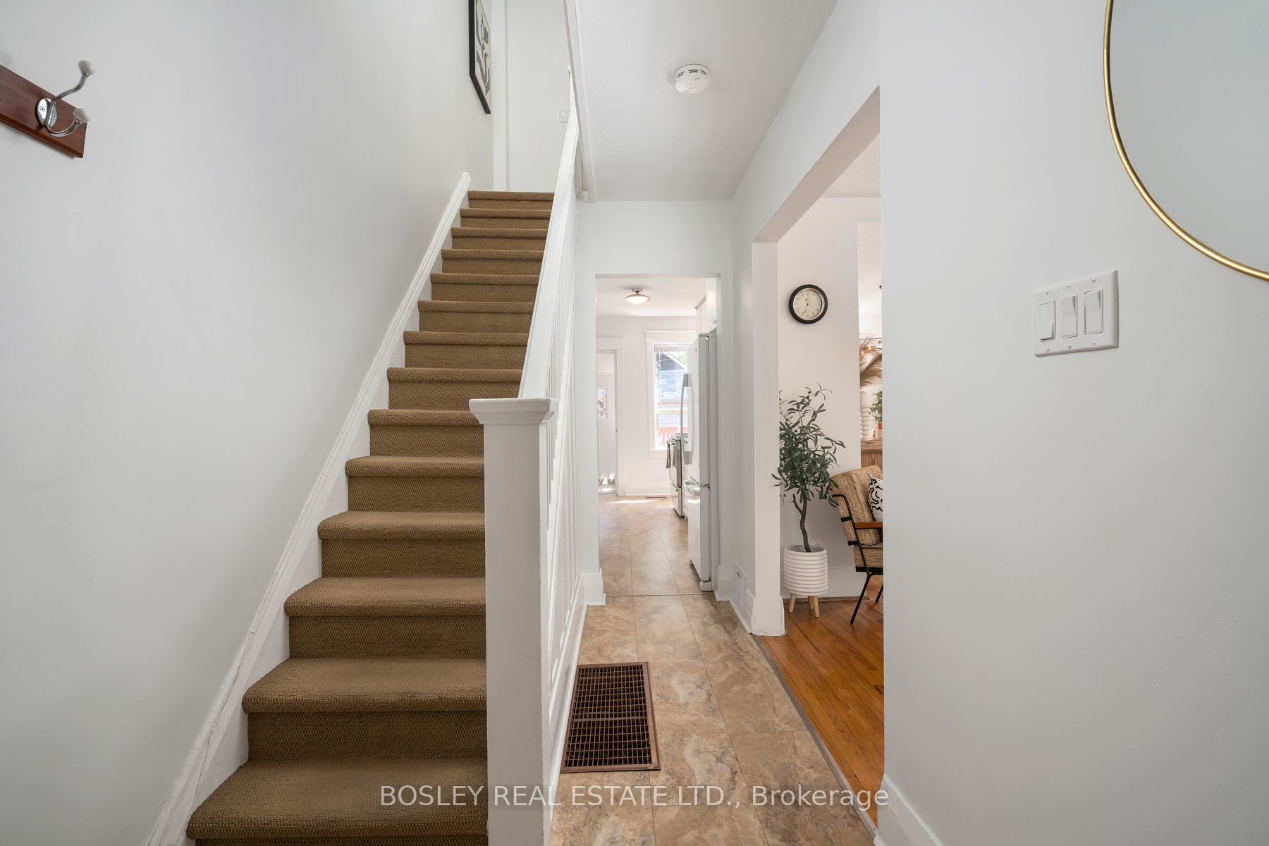 129 Linsmore Crescent, Toronto, ON M4J 4L1 photo 5