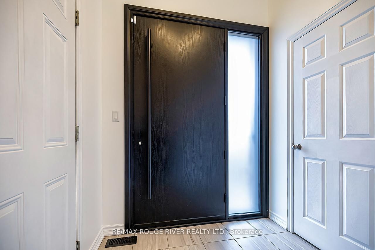 10 Moses Crescent, Clarington, ON L1C 0T7 photo 4