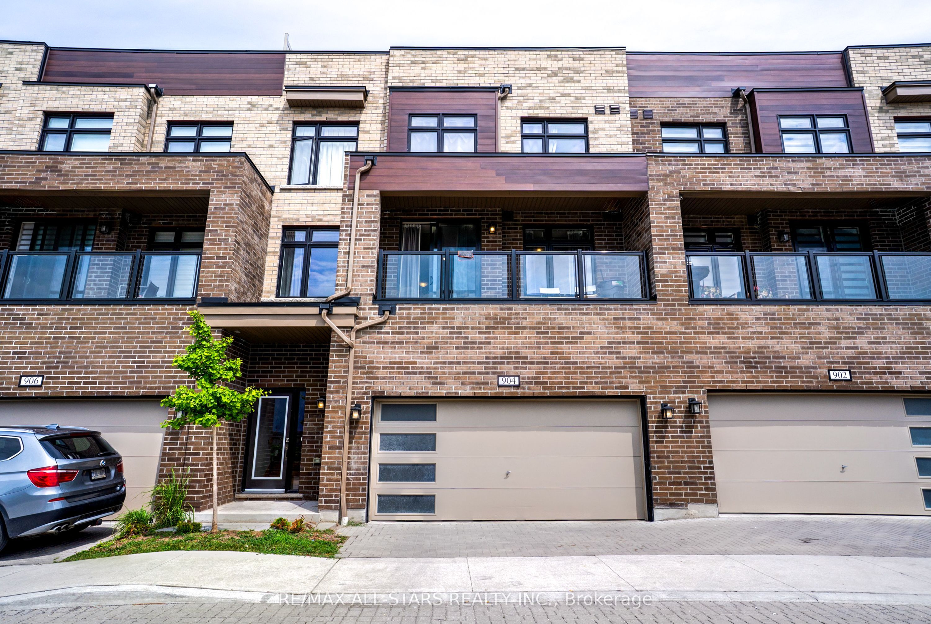 1865 Pickering Parkway #904, Pickering, ON L1V 0H2