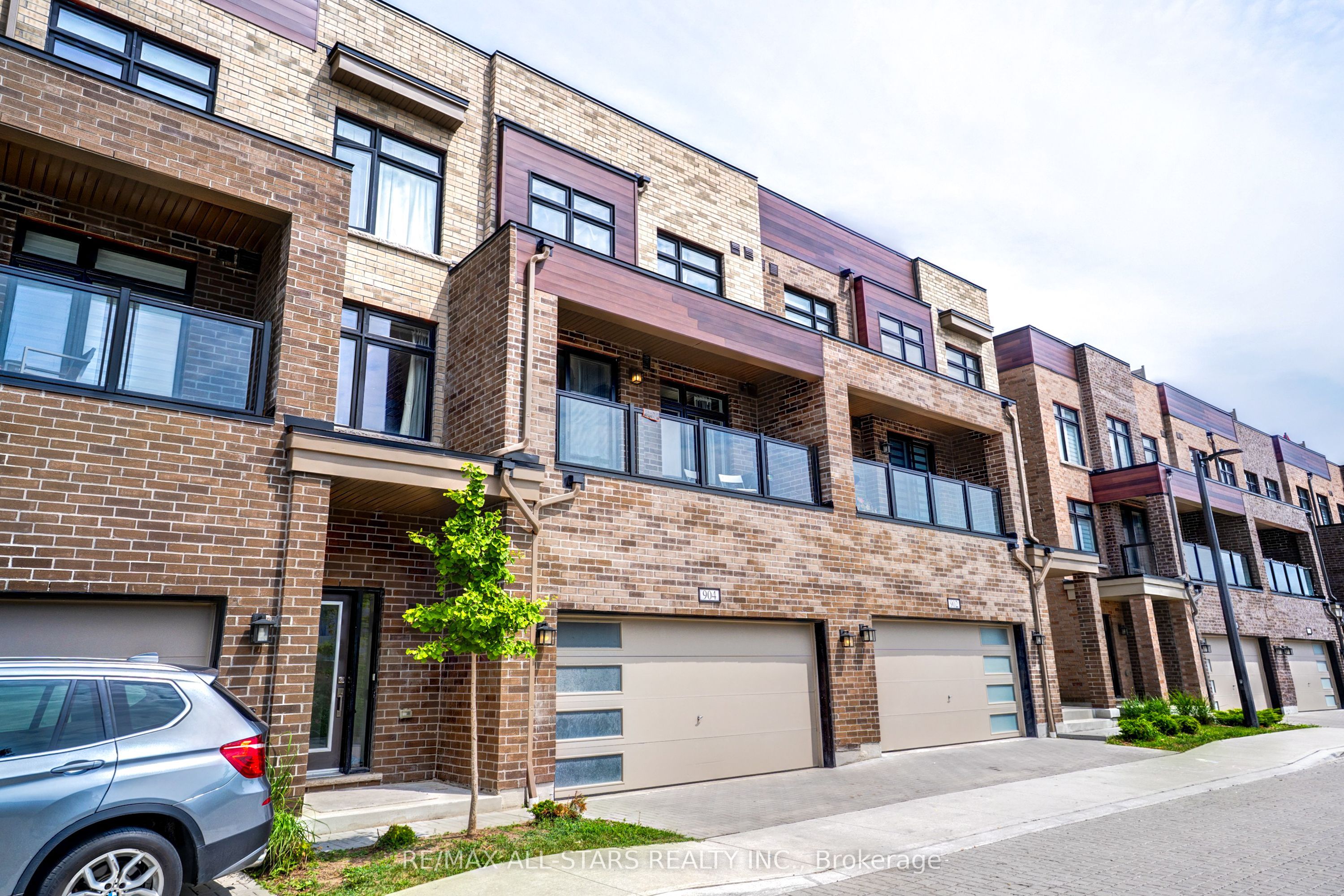 1865 Pickering Parkway #904, Pickering, ON L1V 0H2 photo 3