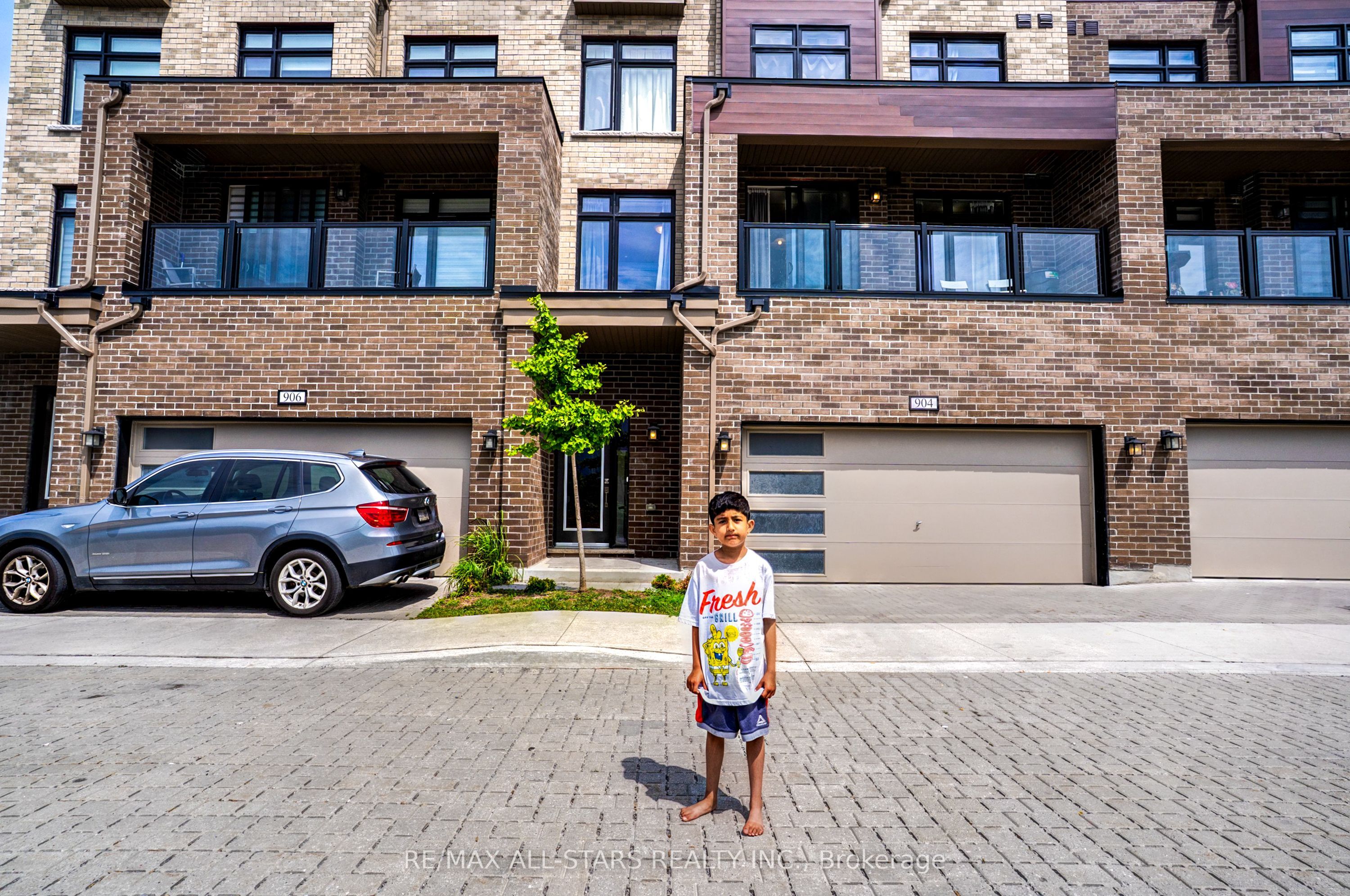 1865 Pickering Parkway #904, Pickering, ON L1V 0H2 photo 4