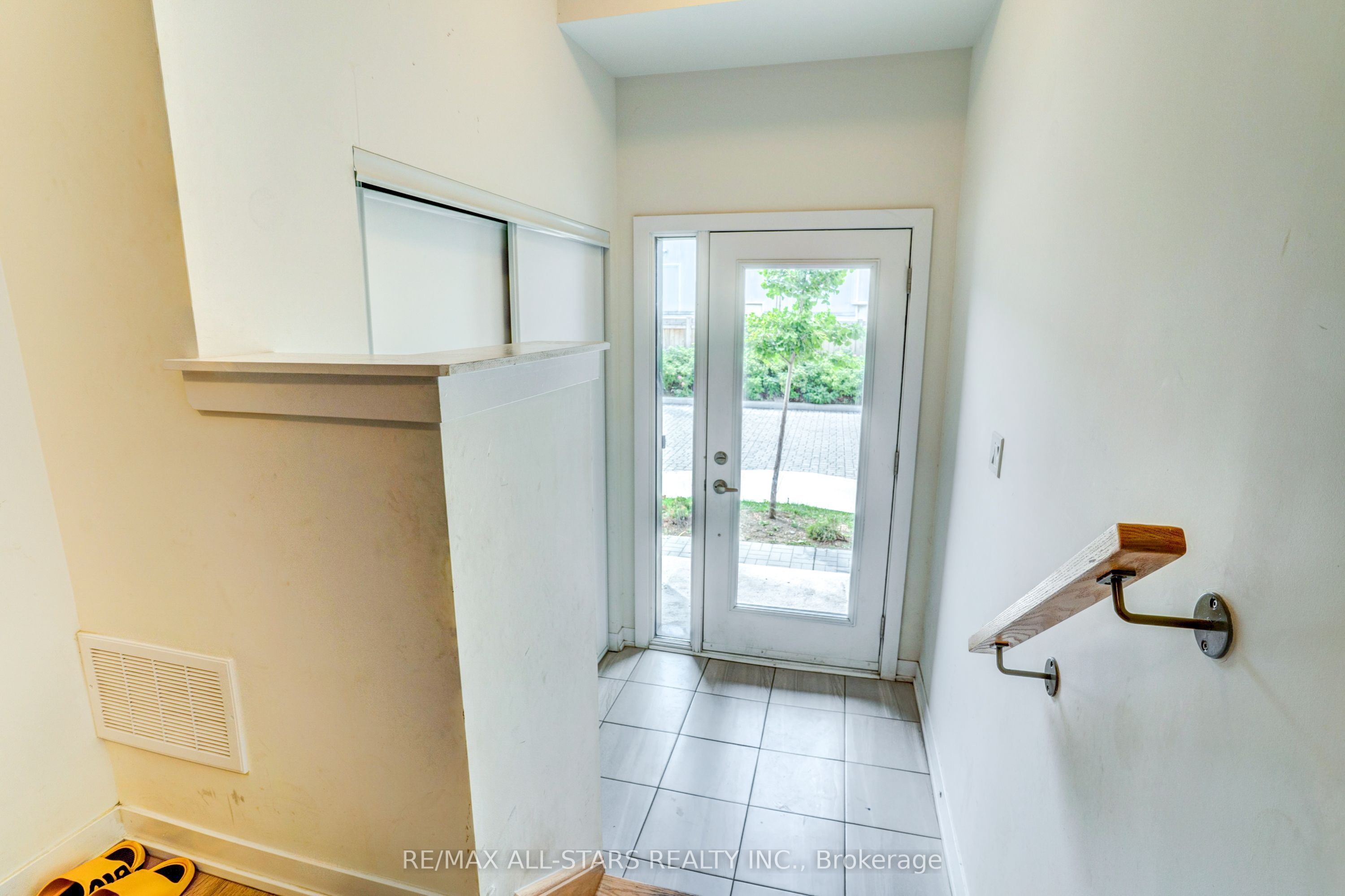 1865 Pickering Parkway #904, Pickering, ON L1V 0H2 photo 5