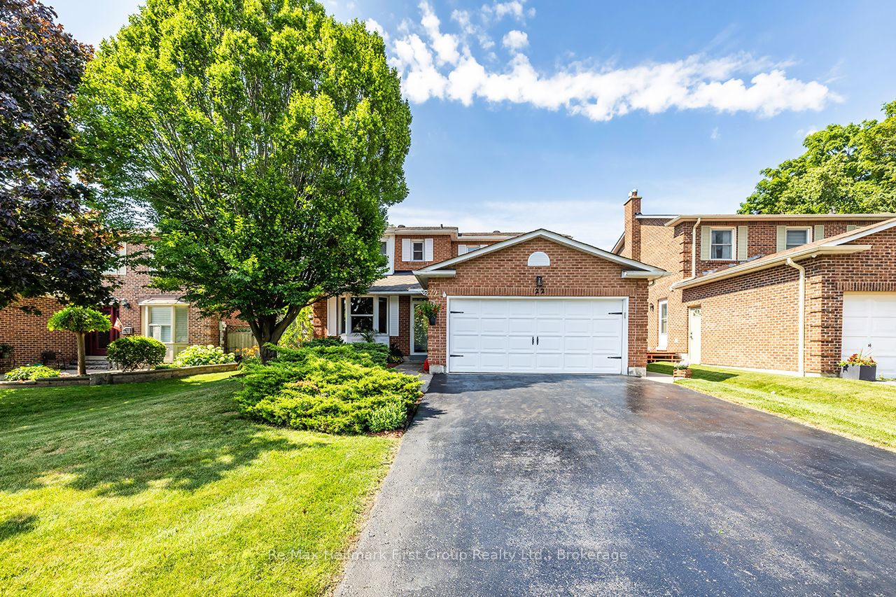 22 Ladies College Drive, Whitby, ON L1N 6H3 photo 2