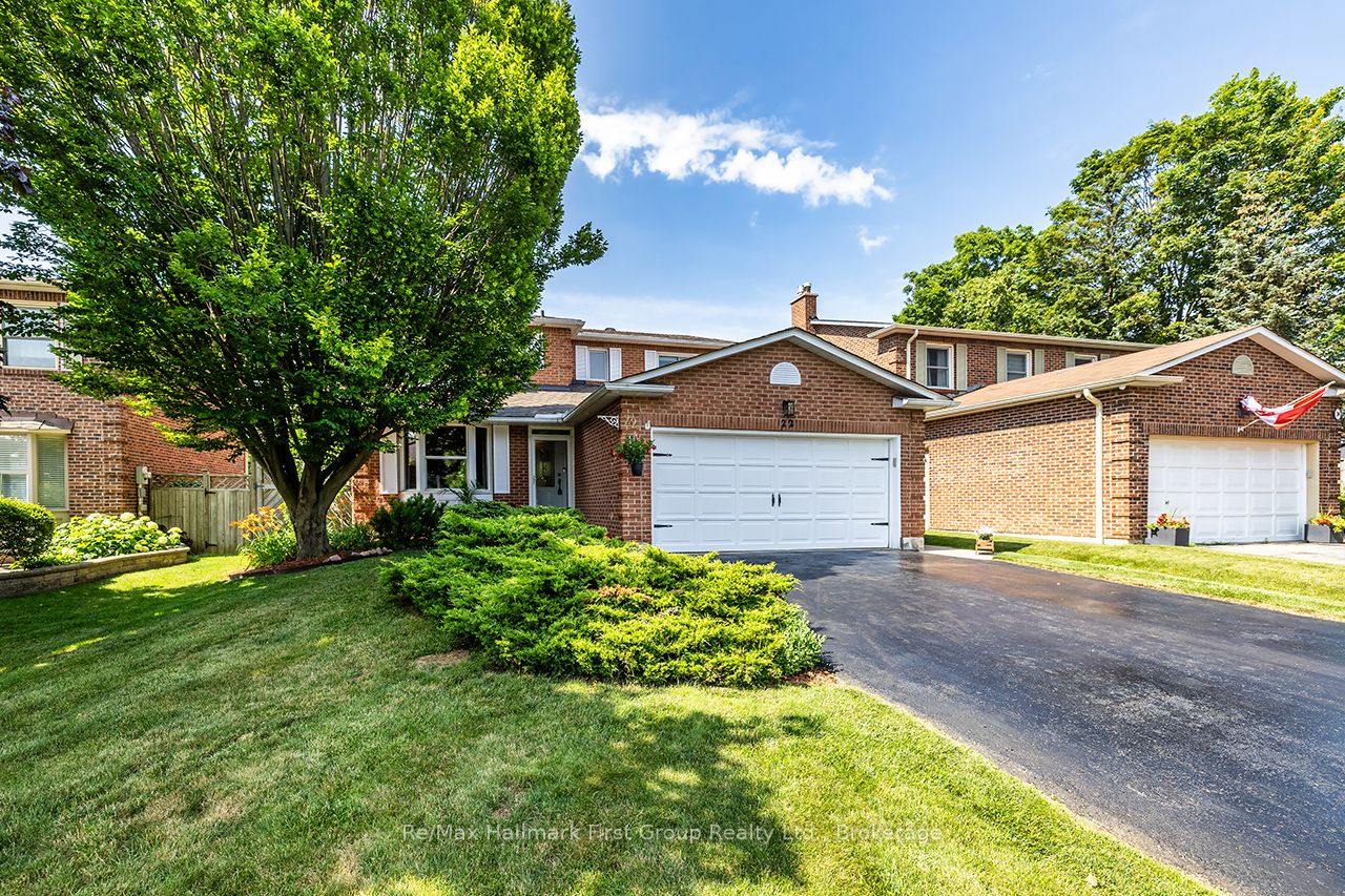 22 Ladies College Drive, Whitby, ON L1N 6H3 photo 3
