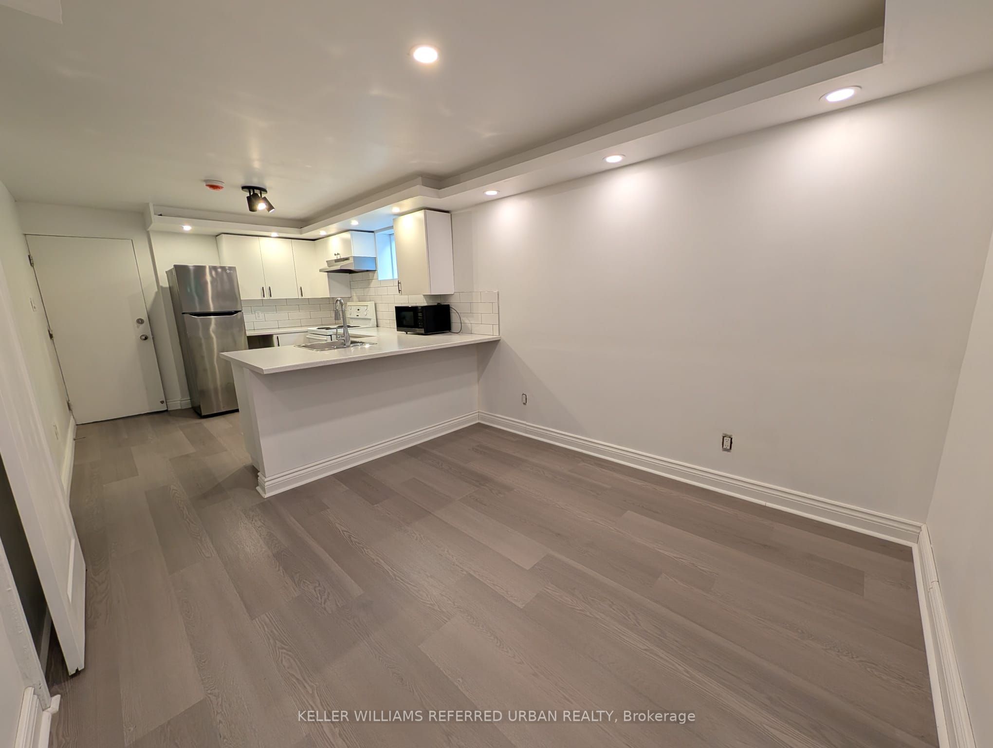 2979 Lawrence Avenue E Basement, Toronto, ON M1P 2V6 photo 3