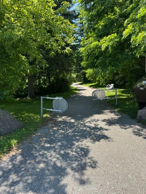 532 Marksbury Road, Pickering, ON L1W 2S6 photo 4