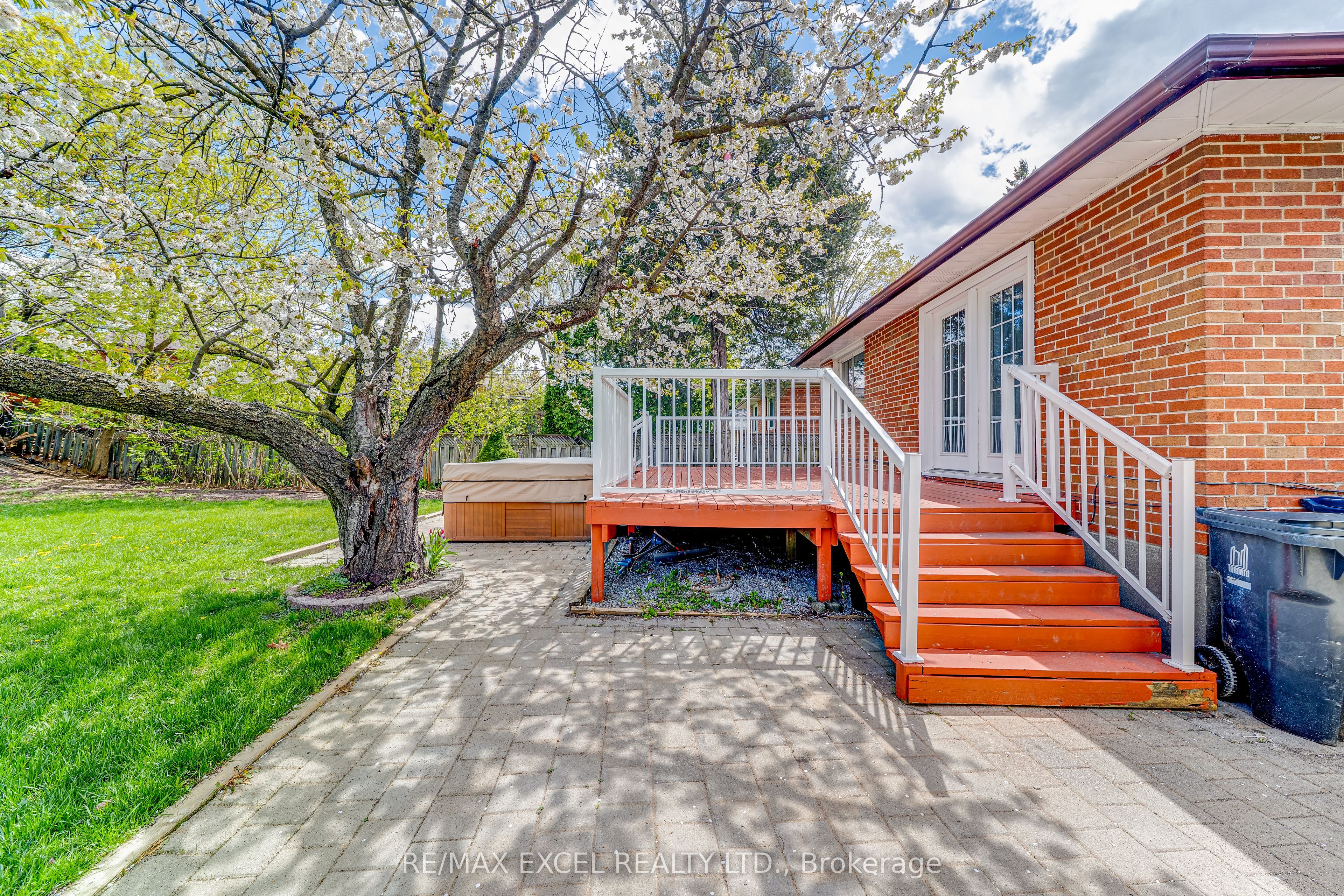 51 Tordale Crescent, Toronto, ON M1P 3X6 photo 3