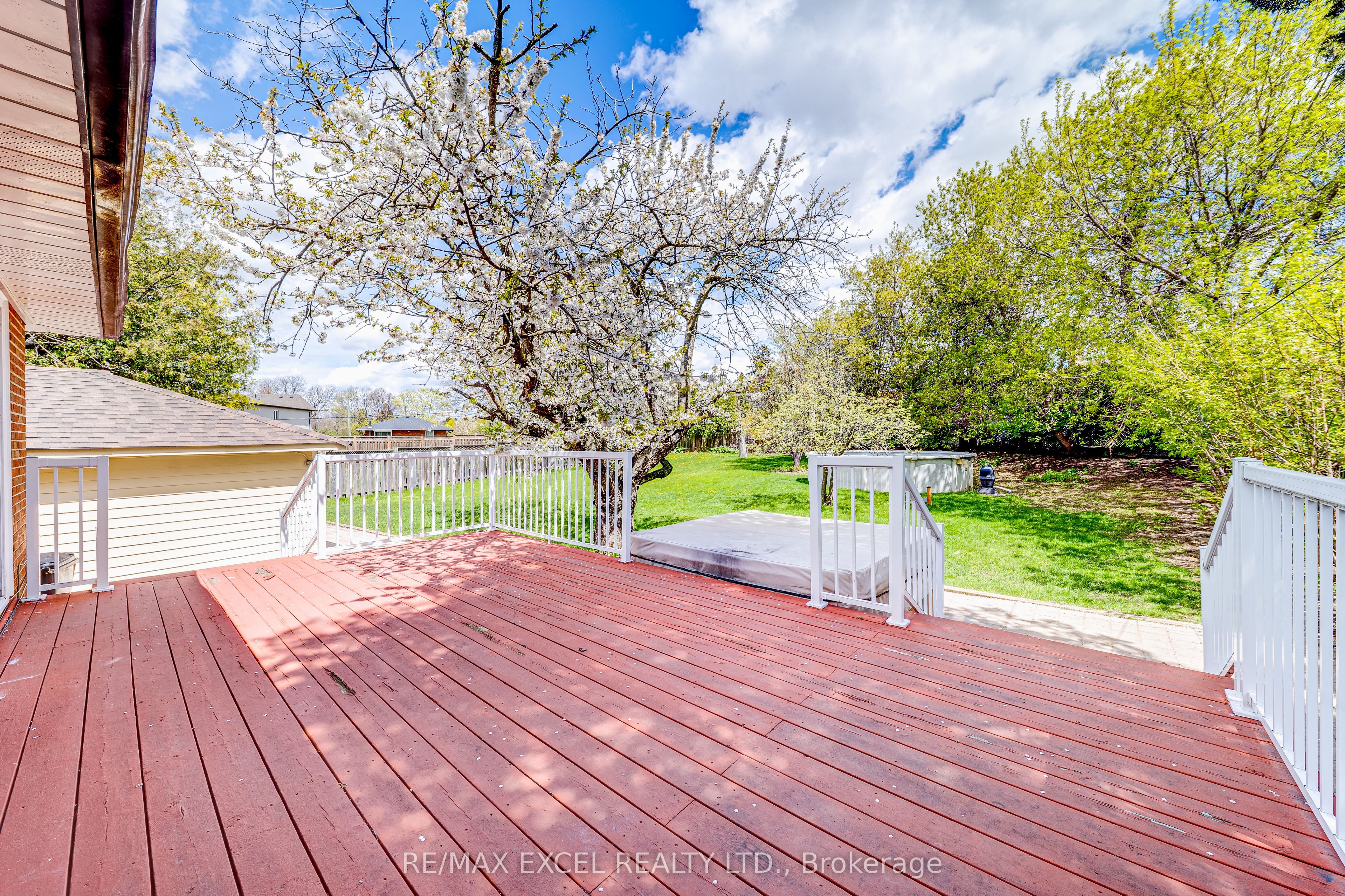 51 Tordale Crescent, Toronto, ON M1P 3X6 photo 4