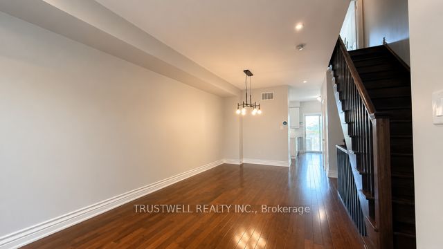 5B McGee Street, Toronto, ON M4M 2L1 photo 4