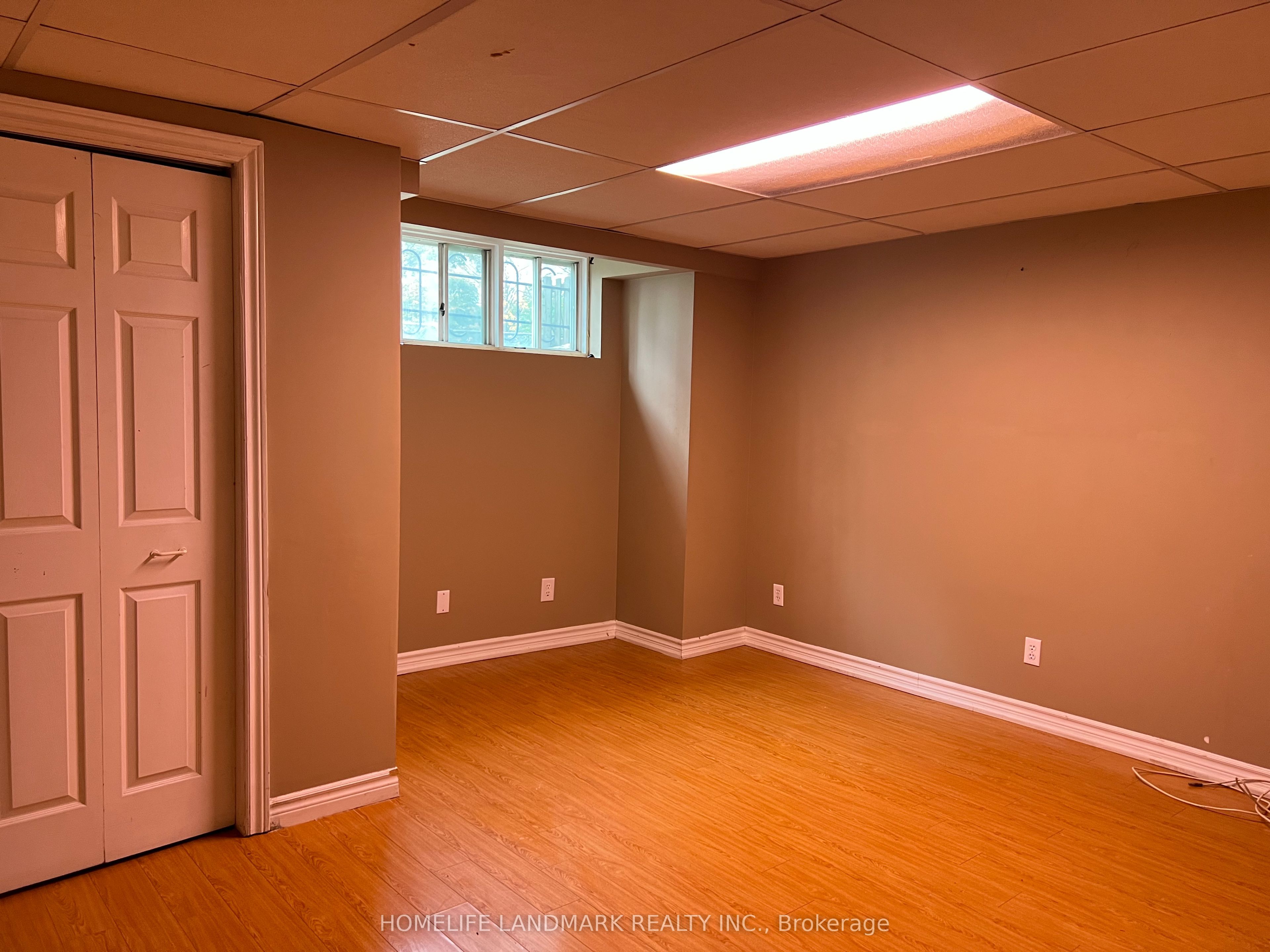 8 Lesskim Court Bsmt, Toronto, ON M1W 3T7 photo 3