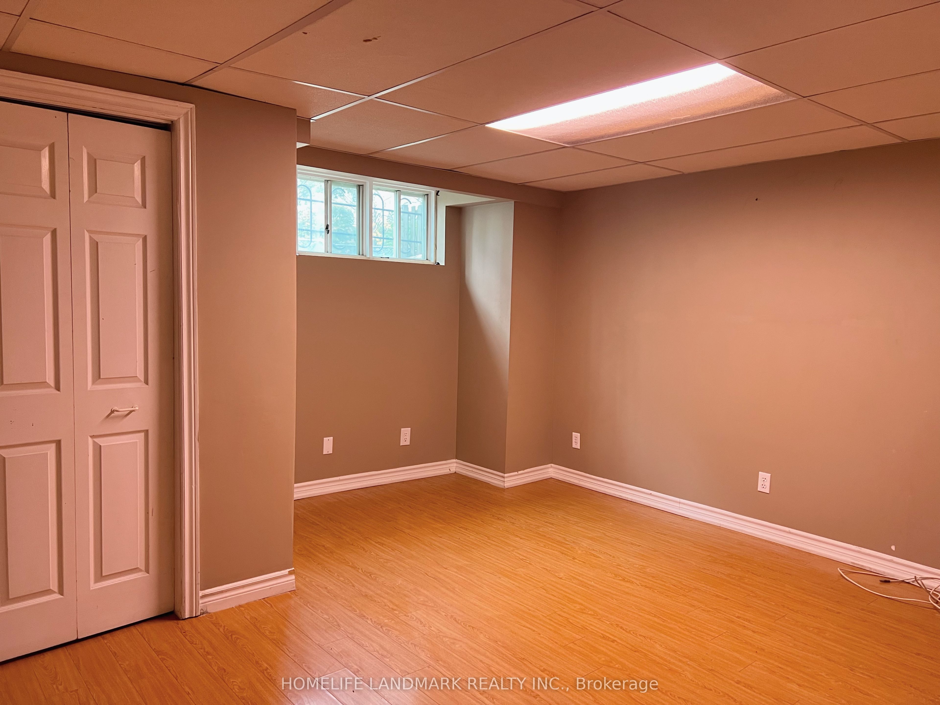 8 Lesskim Court Bsmt, Toronto, ON M1W 3T7 photo 4