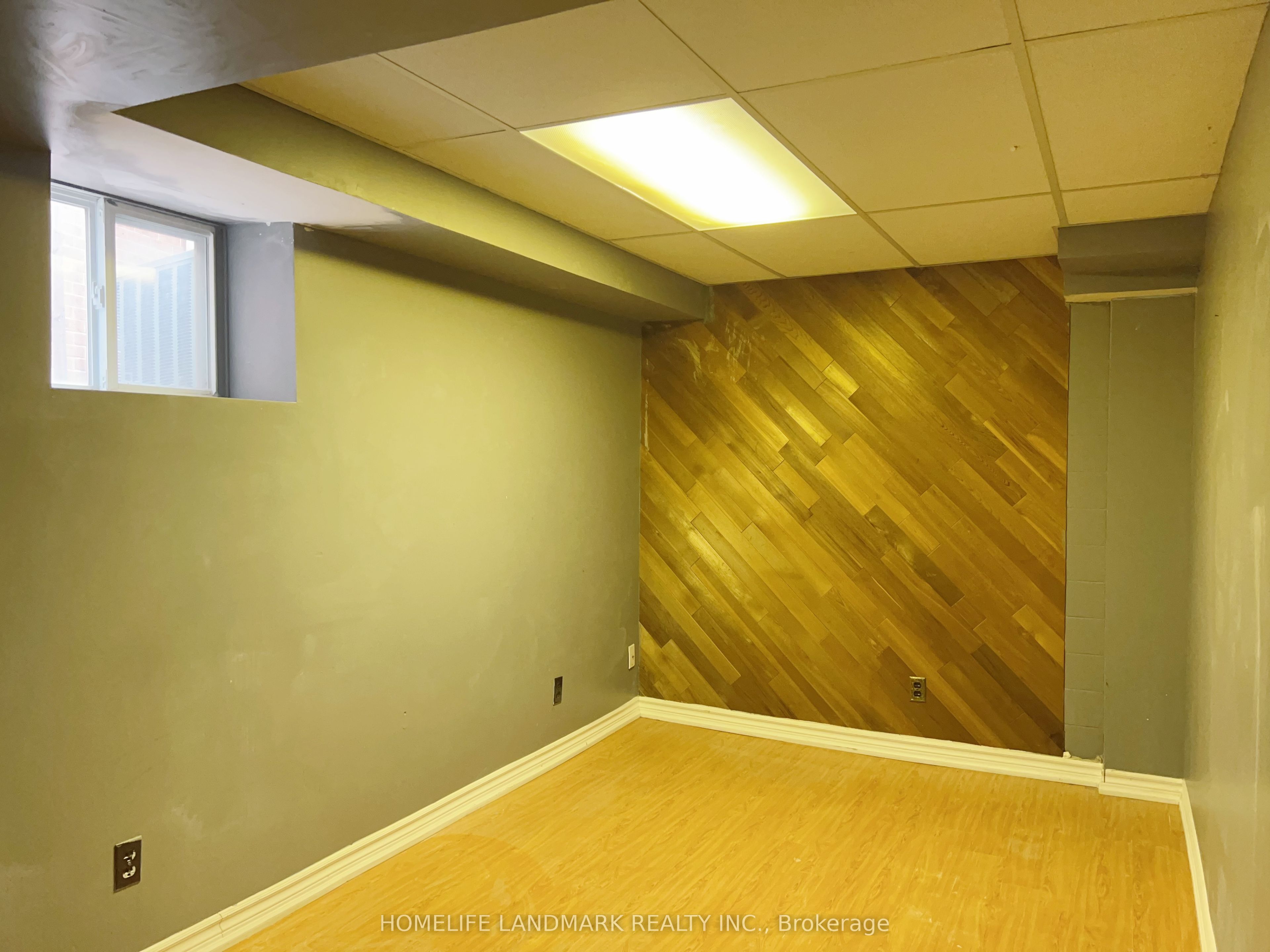 8 Lesskim Court Bsmt, Toronto, ON M1W 3T7 photo 5