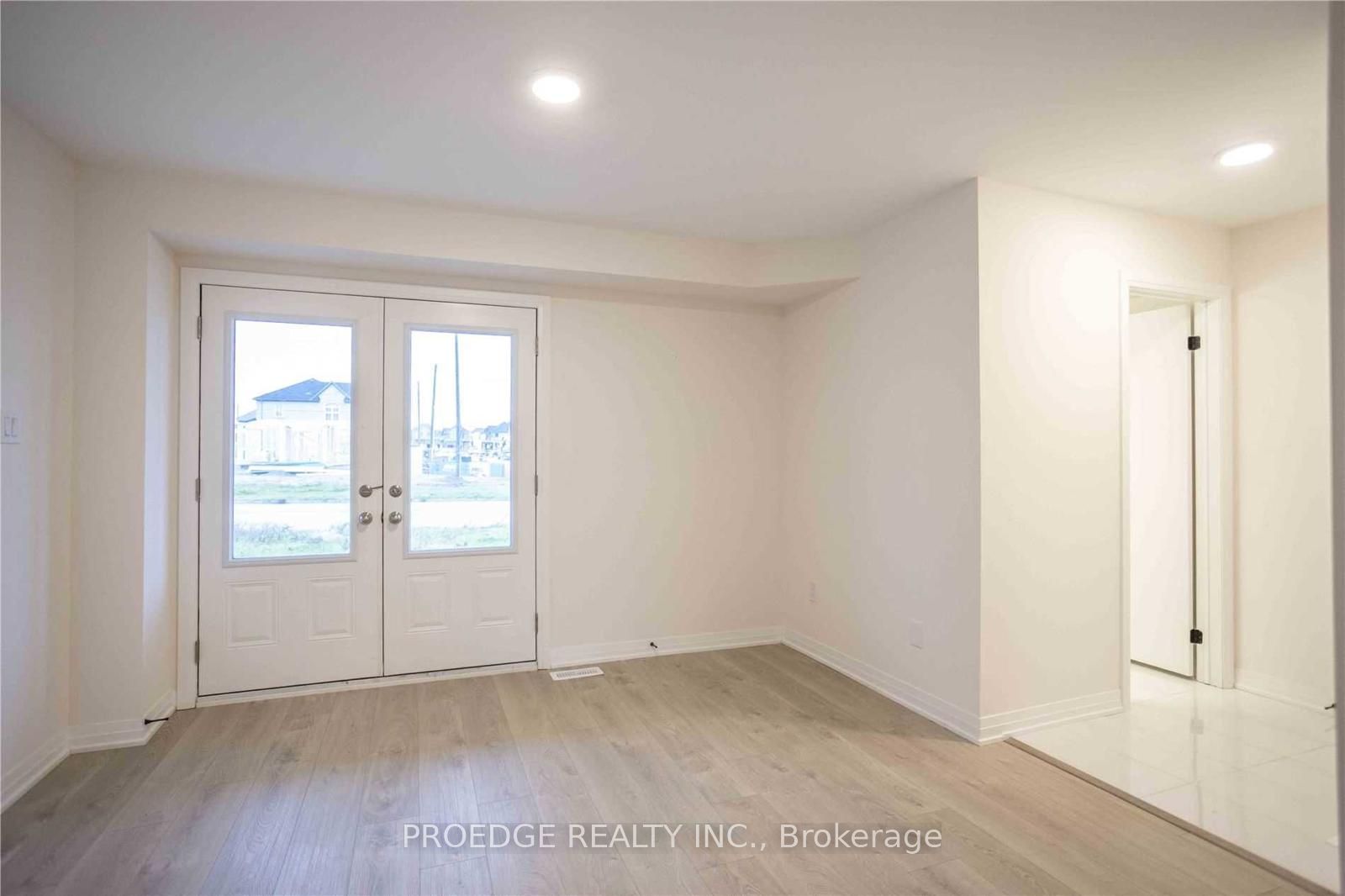 82 Ambereen Place, Clarington, ON L1C 7H5 photo 2
