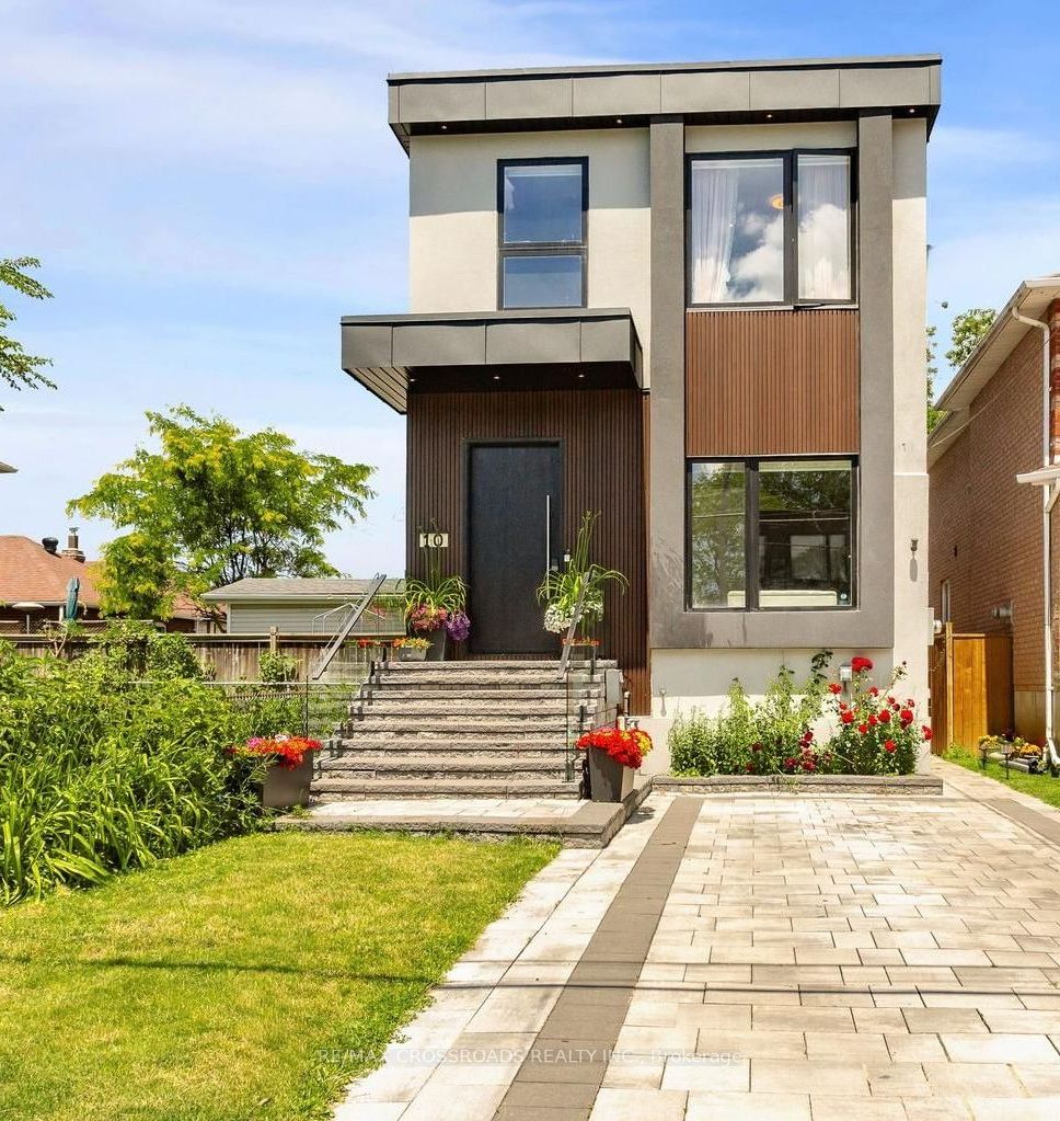 10 Hamstead Avenue, Toronto, ON M4C 2S4