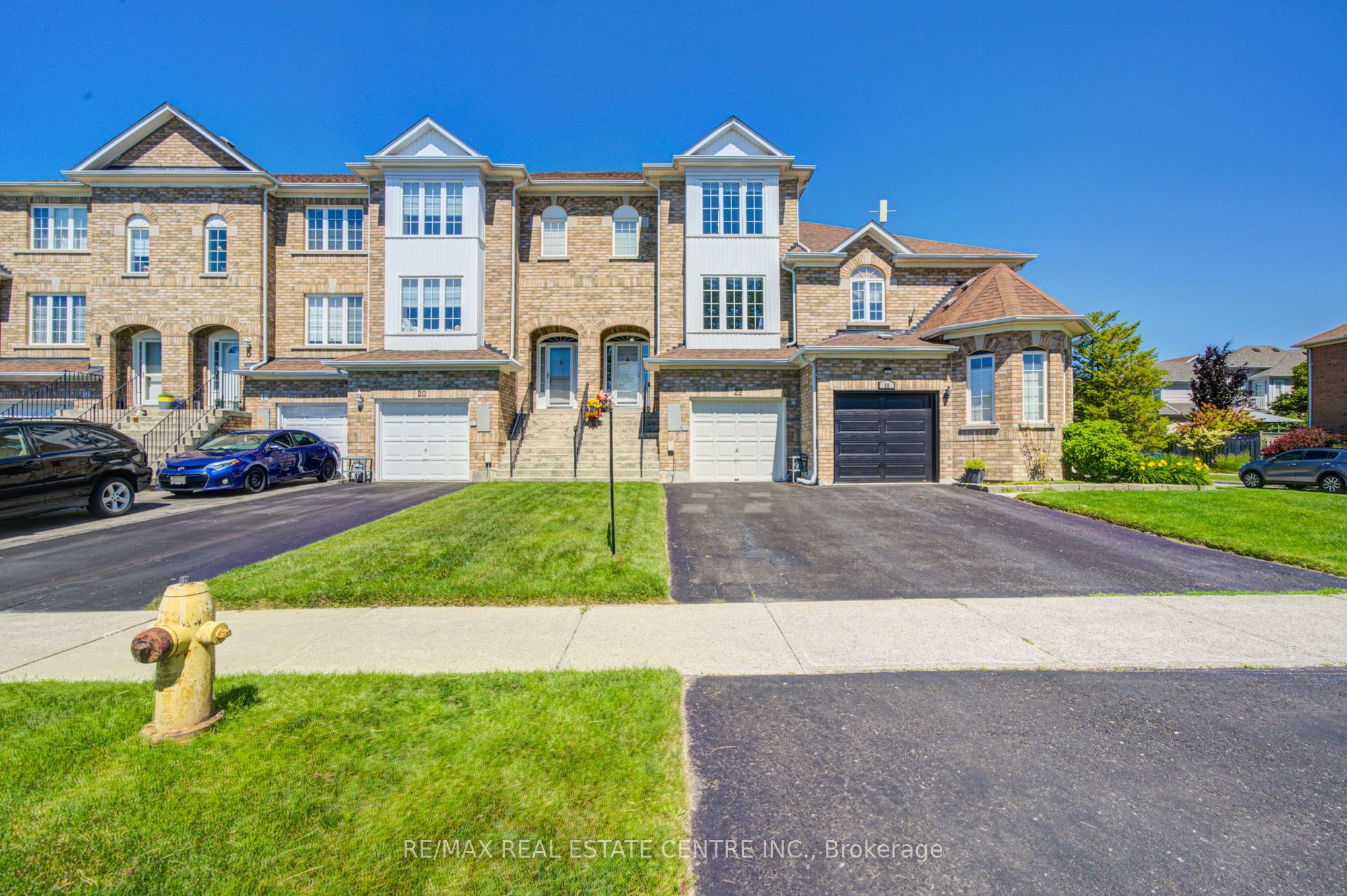 22 Lakeridge Drive, Toronto, ON M1C 5C2