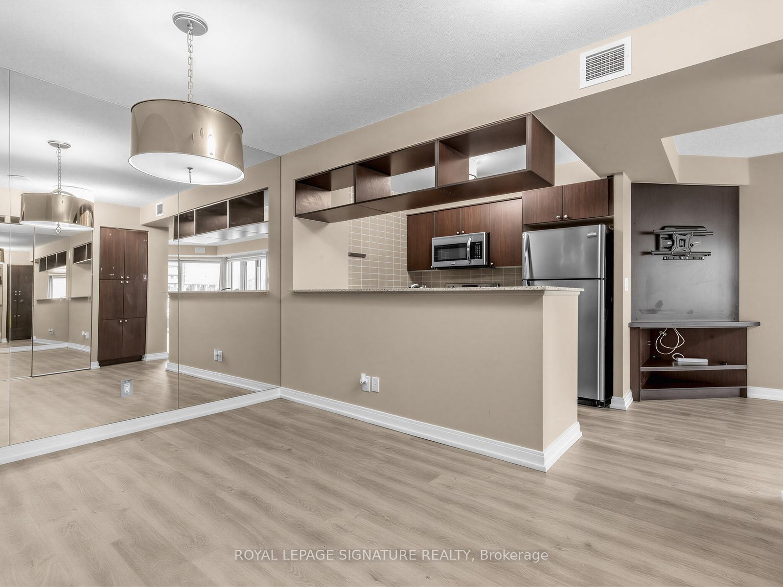 151 Village Green Square 607, Toronto, ON M1S 0K5 photo 3