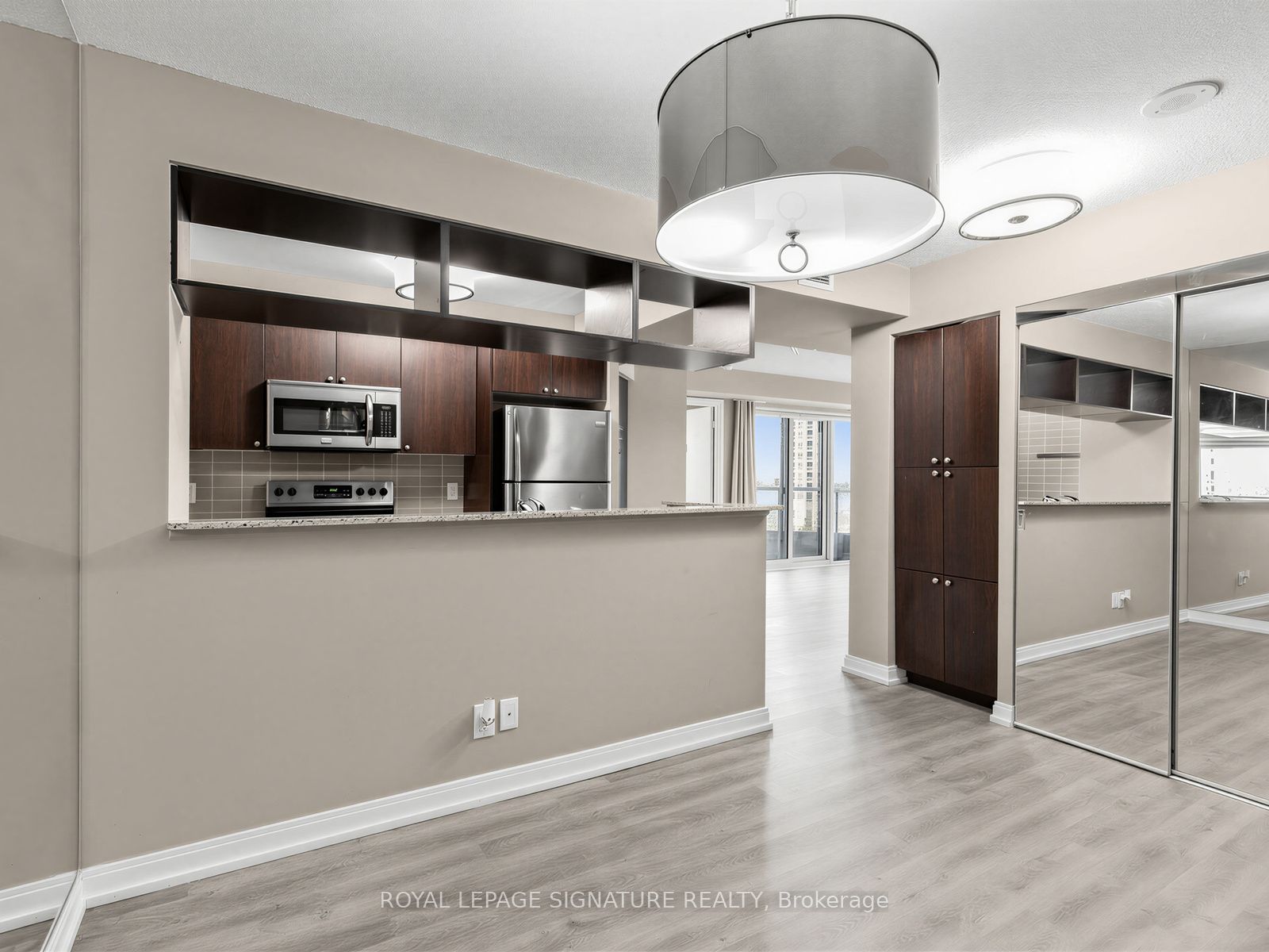 151 Village Green Square 607, Toronto, ON M1S 0K5 photo 4