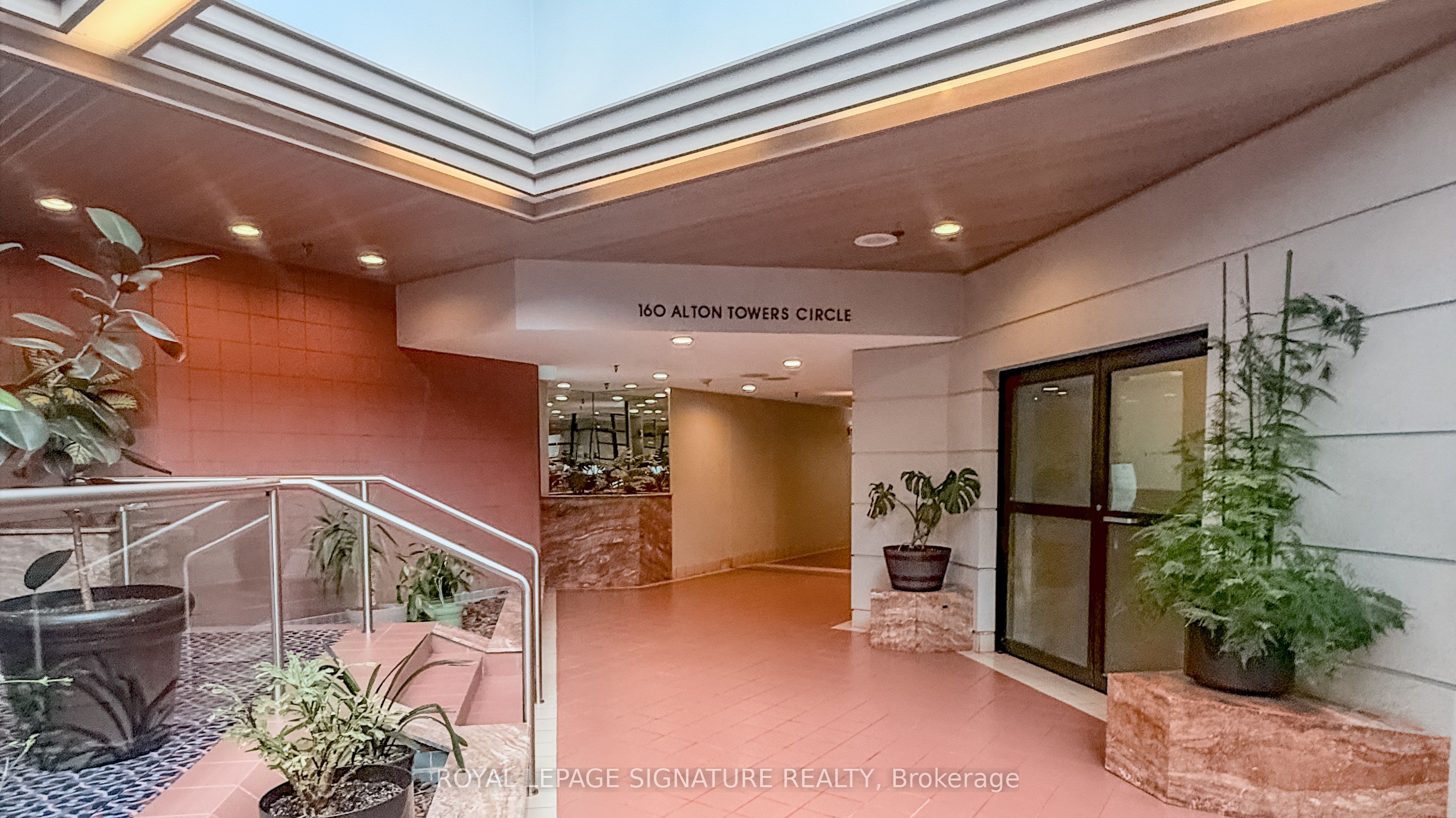 160 Alton Towers Circle 1610, Toronto, ON M1V 4X8 photo 3