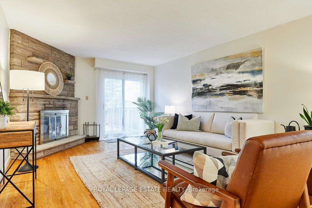 20 Pine Avenue, Toronto, ON M4E 1L8 photo 3