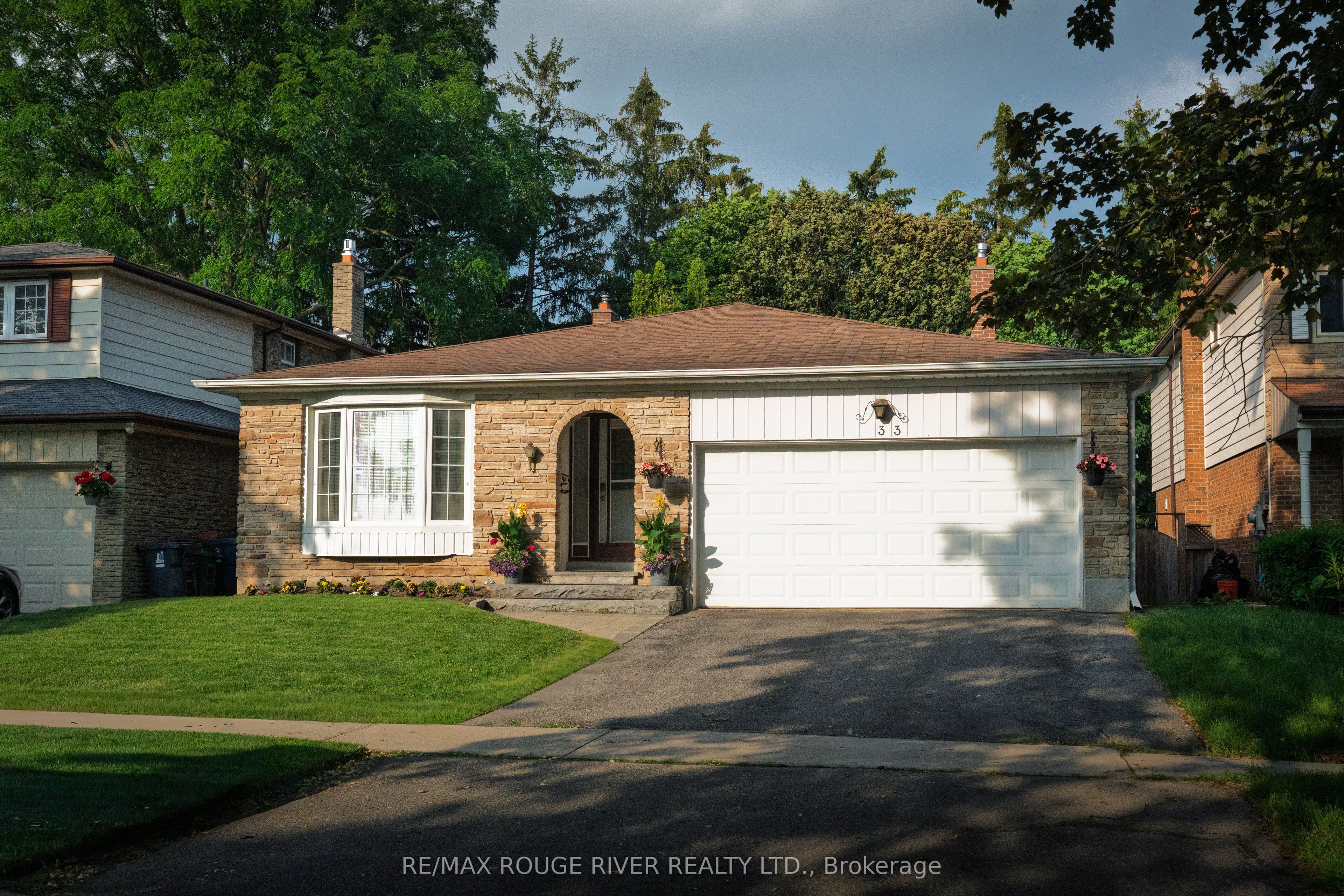 33 Pepper Tree Drive, Toronto, ON M1C 1Y5 photo 2