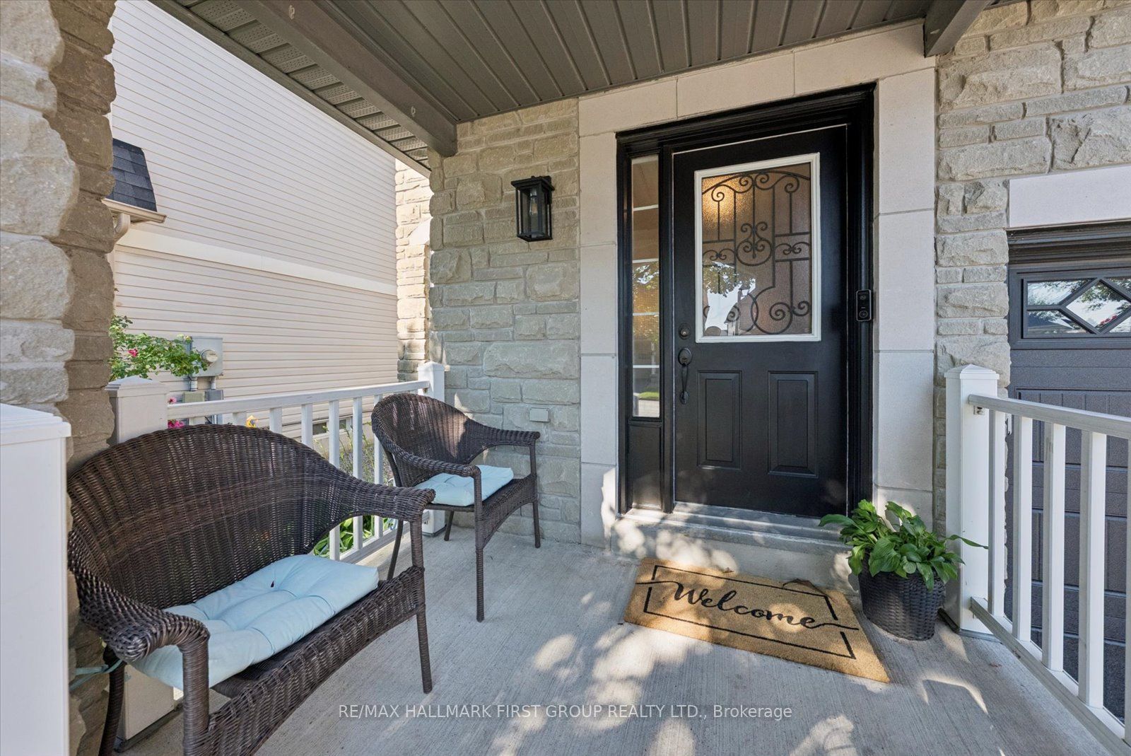19 Harrongate Place, Whitby, ON L1R 3E8 photo 3
