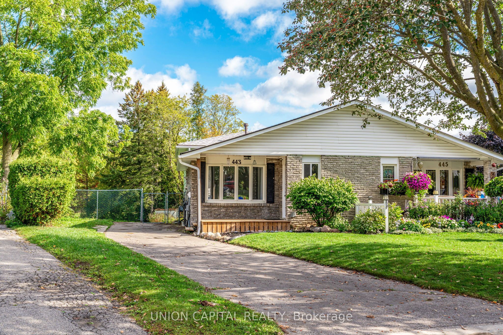 443 Brest Court, Oshawa, ON L1H 5X7 photo 2